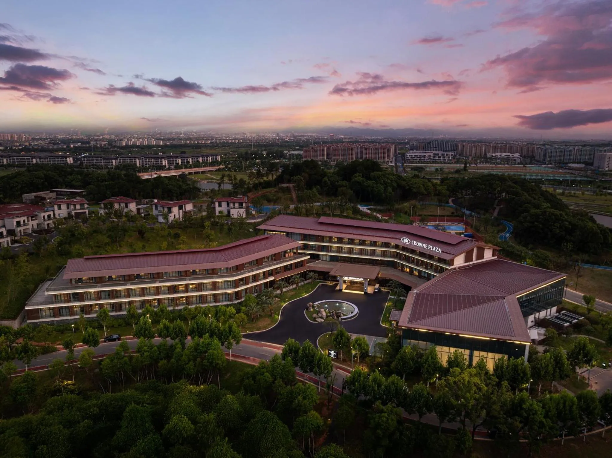 Property building in Crowne Plaza Quzhou, an IHG Hotel