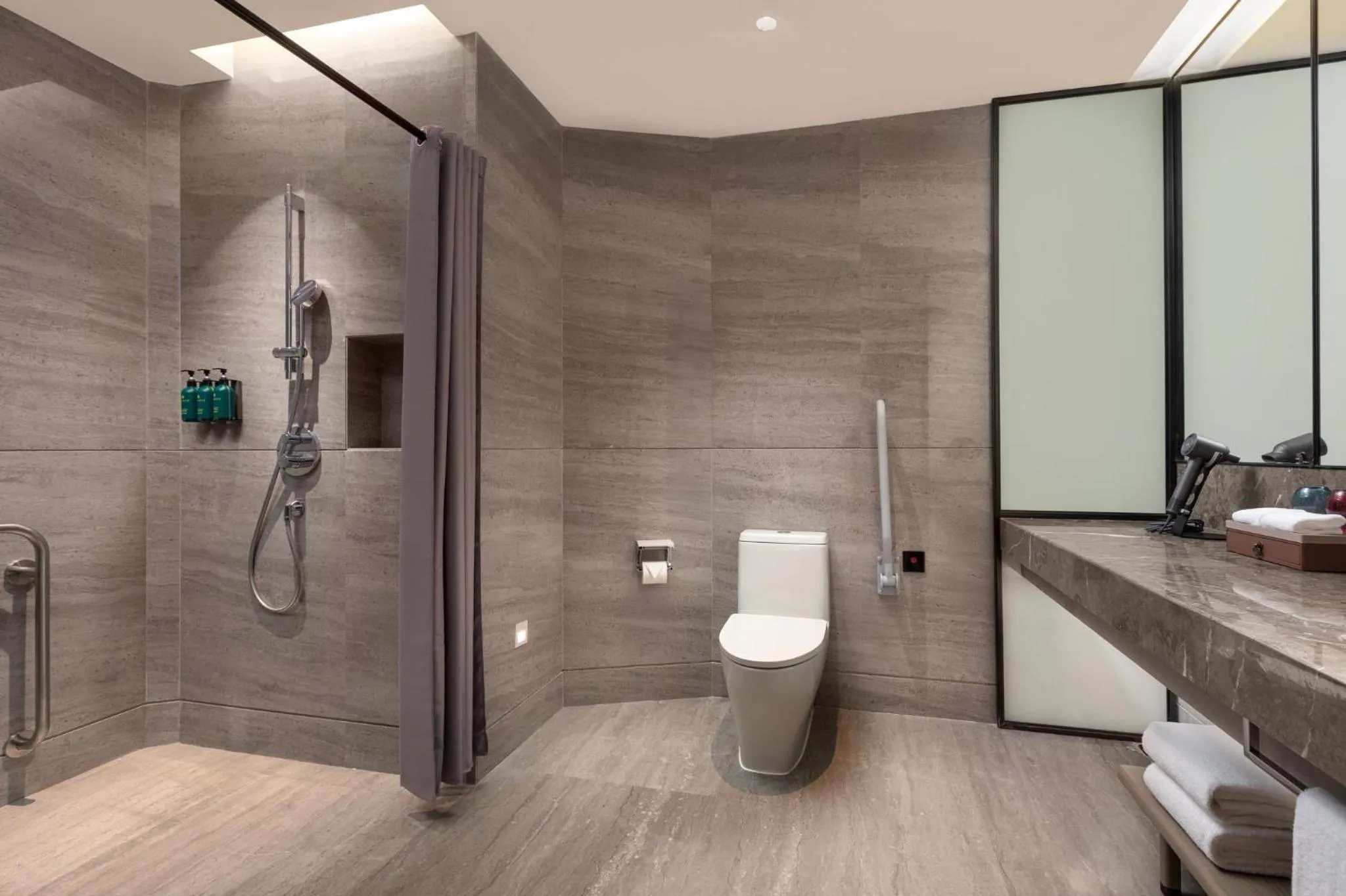 Photo of the whole room in Crowne Plaza Quzhou, an IHG Hotel