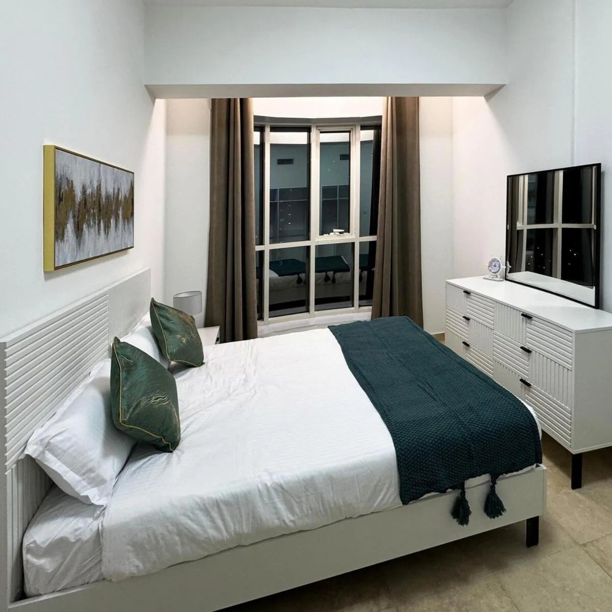 Bed in Preatoni Tower - JLT by Golden Casa