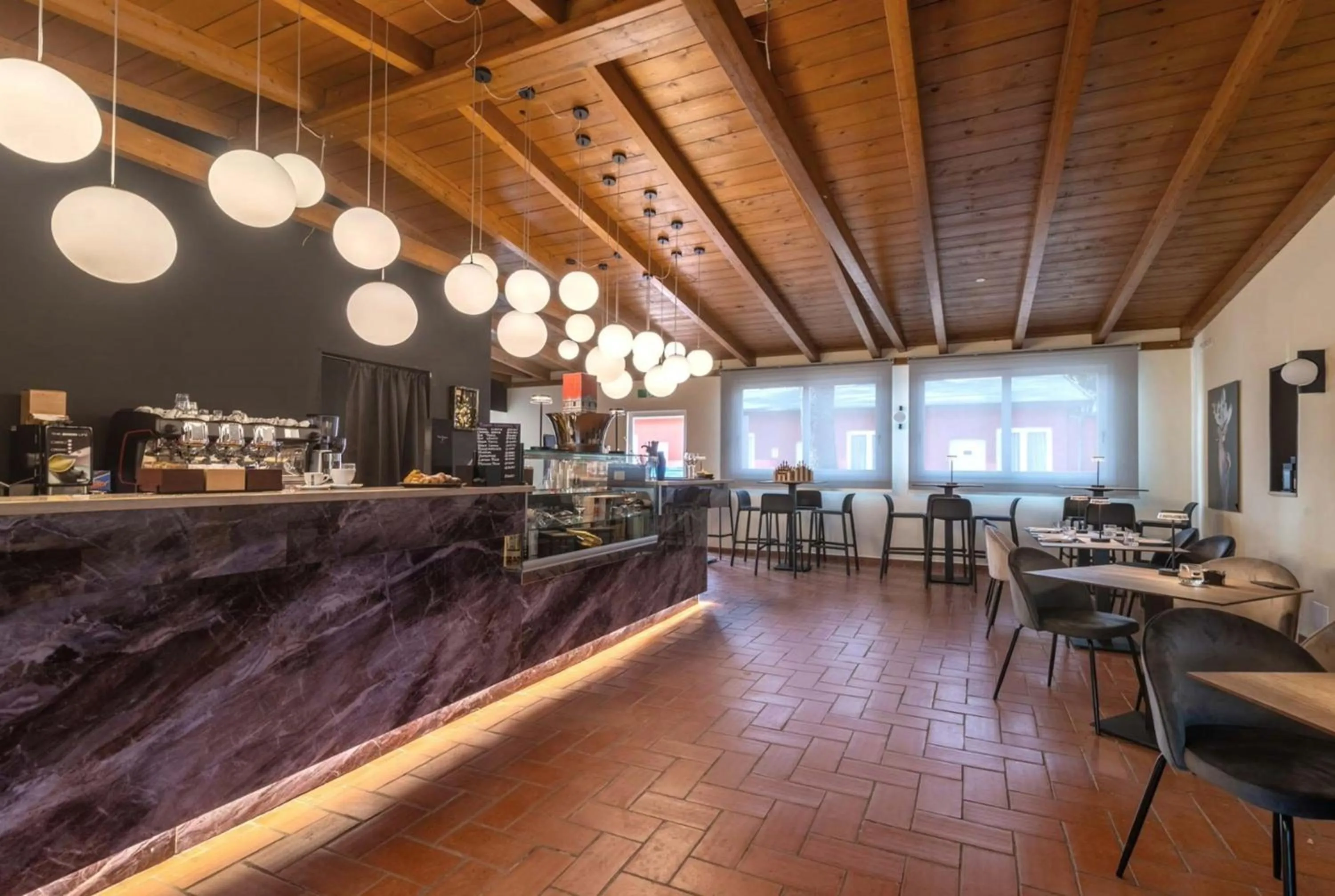 Restaurant/places to eat in Tiber Suite