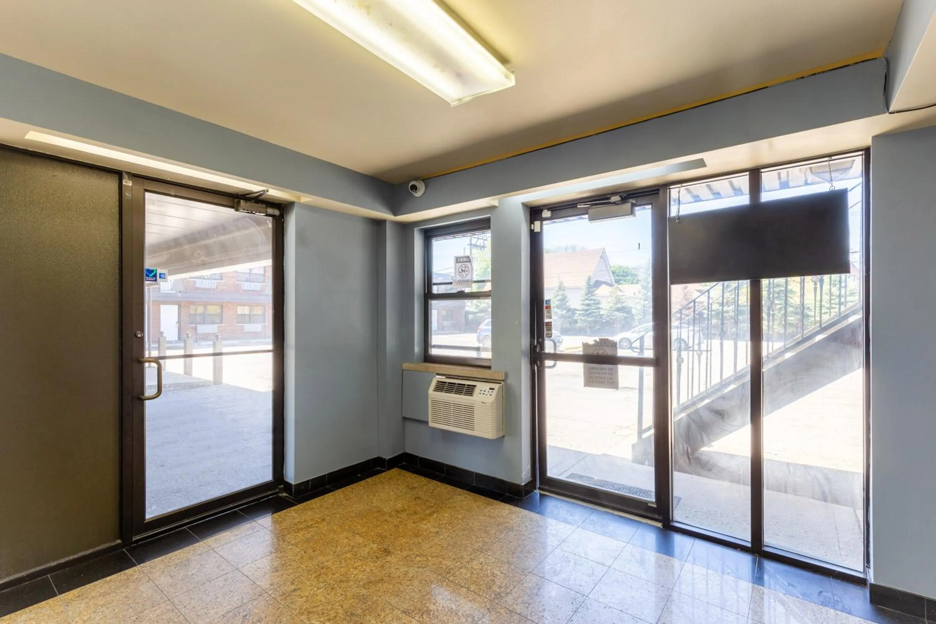 Lobby or reception in Admiral Motel By OYO Chicago I-94