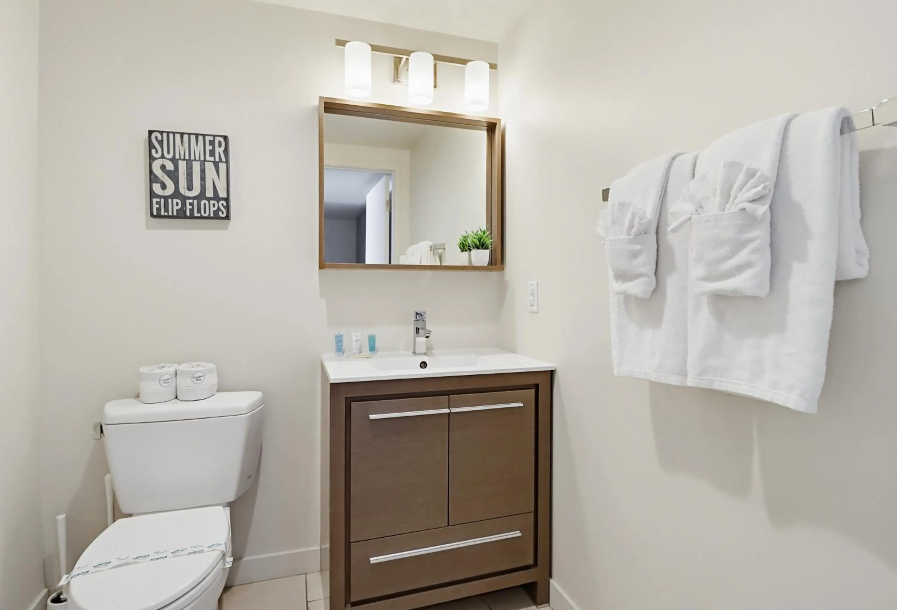 Bathroom in Ocean Park 03