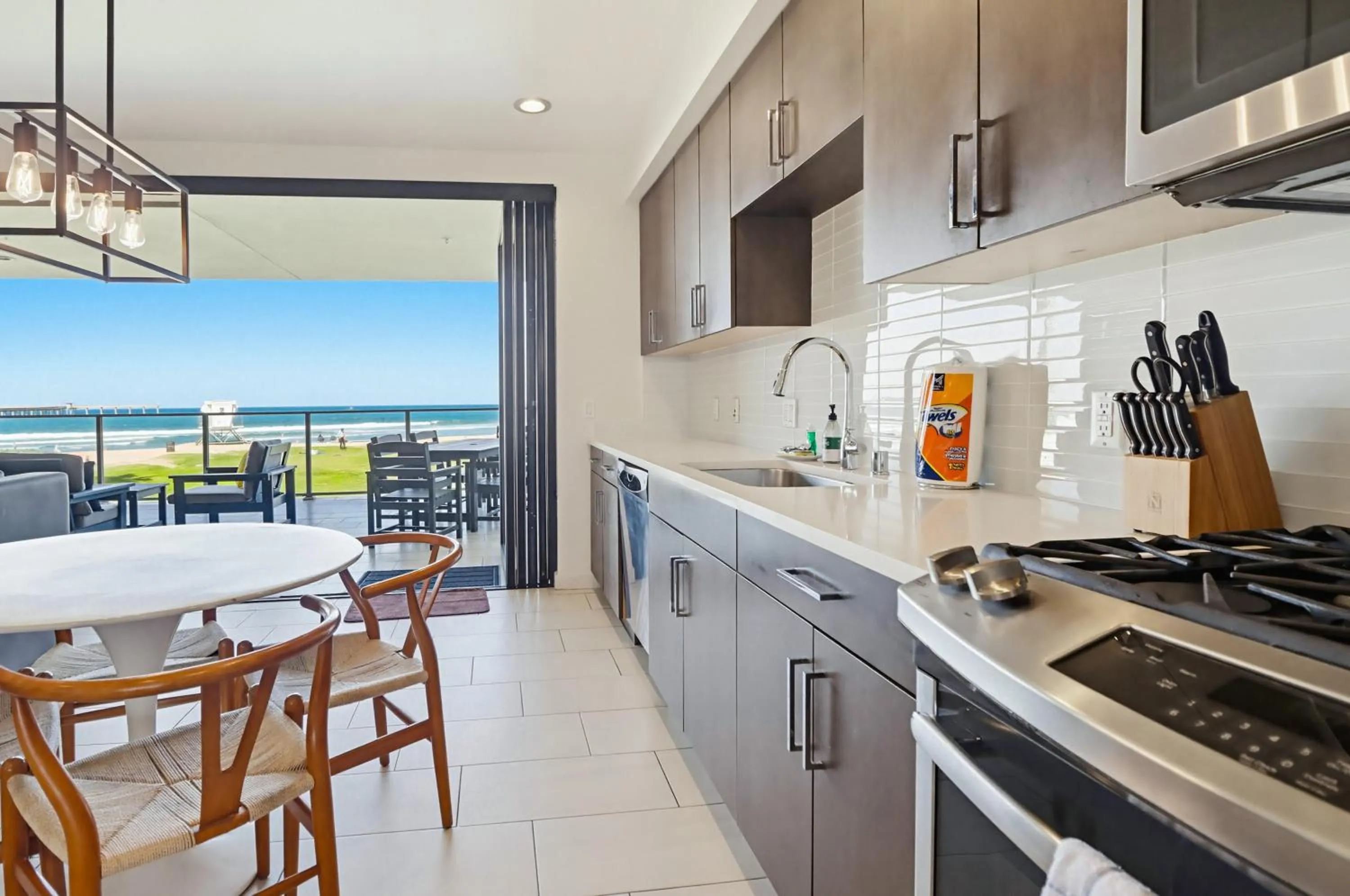 Kitchen or kitchenette in Ocean Park 03