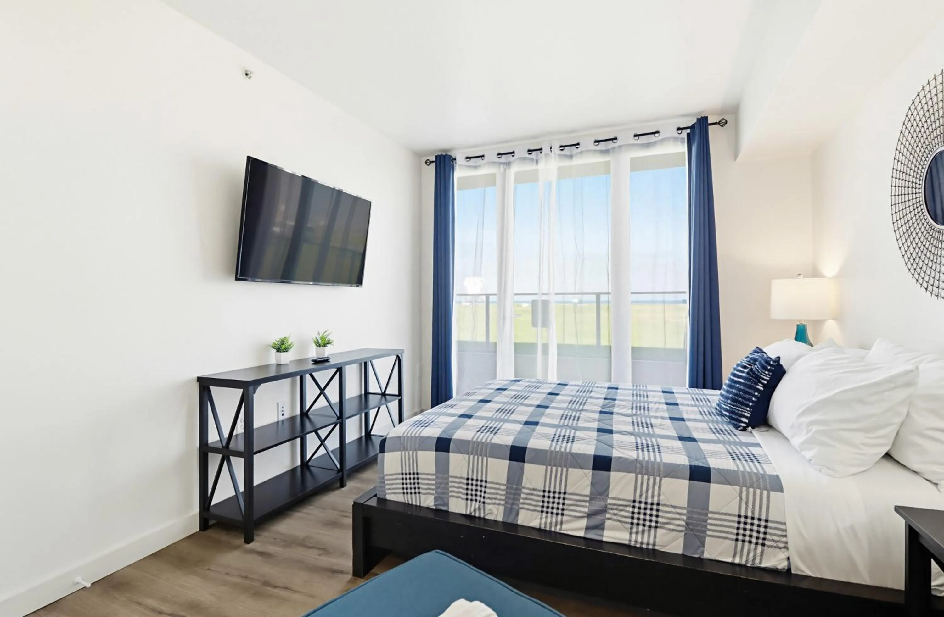 Bed in Ocean Park 03