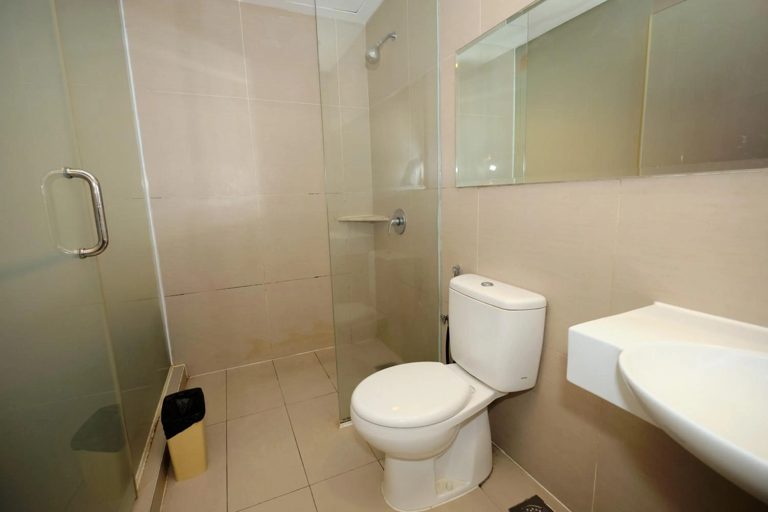 Shower in Memoire Hornbill Hotel Kuching Sarawak