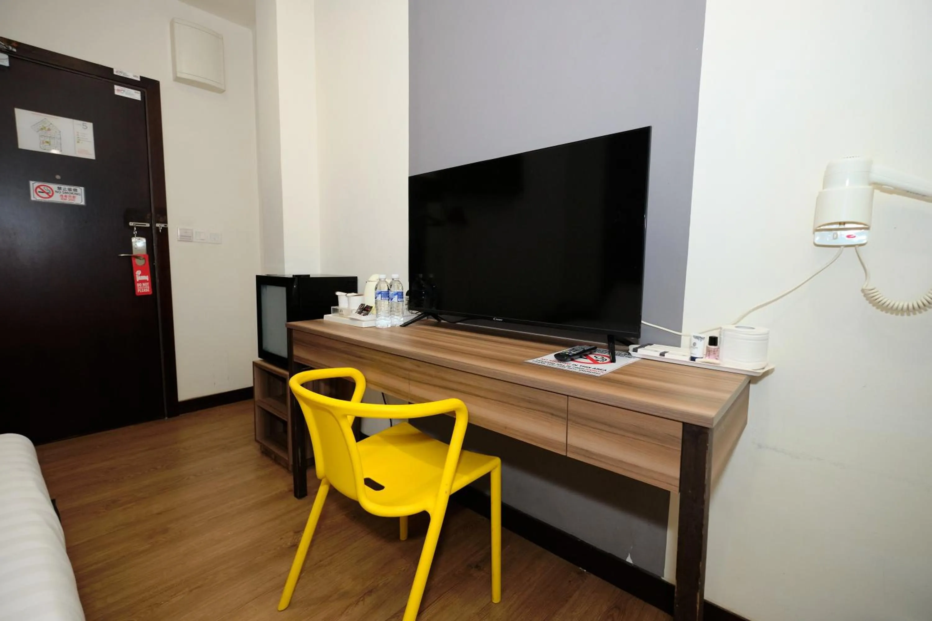 TV and multimedia in Memoire Hornbill Hotel Kuching Sarawak