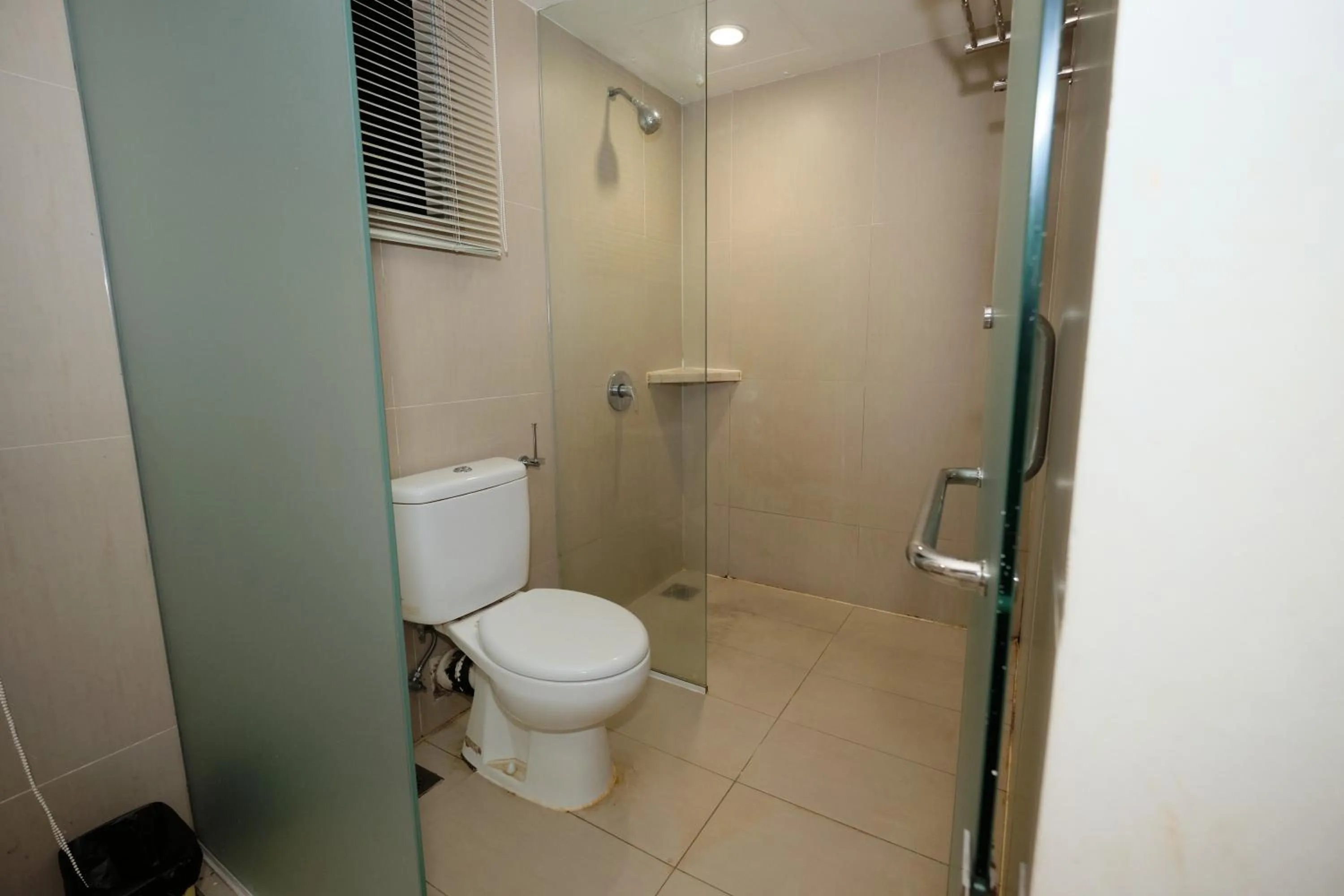 Shower in Memoire Hornbill Hotel Kuching Sarawak