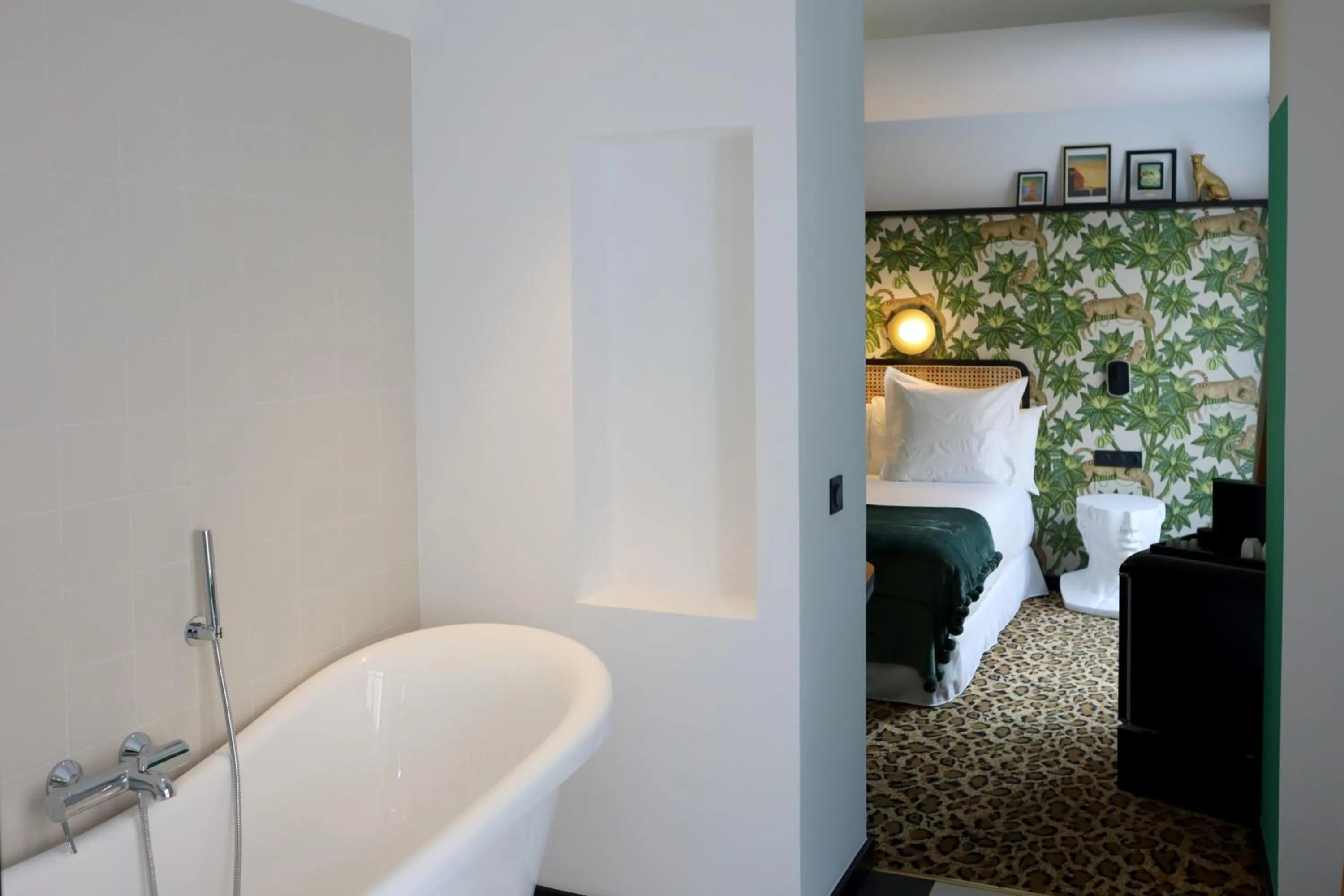 Double Room in Hotel Divino by Fimedhotels