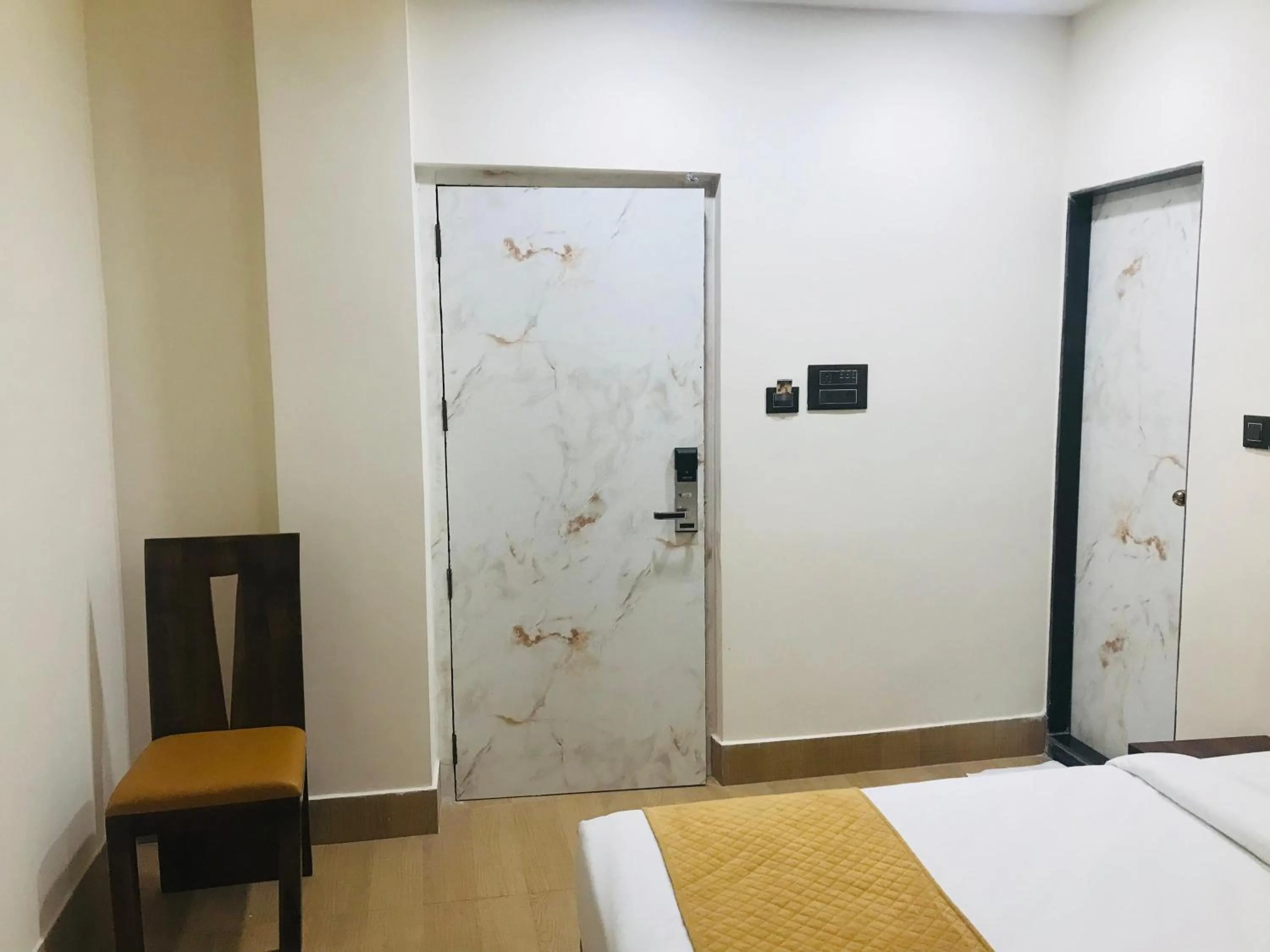 Large Double Room in Aquila Hotel and Convention by The Nexus