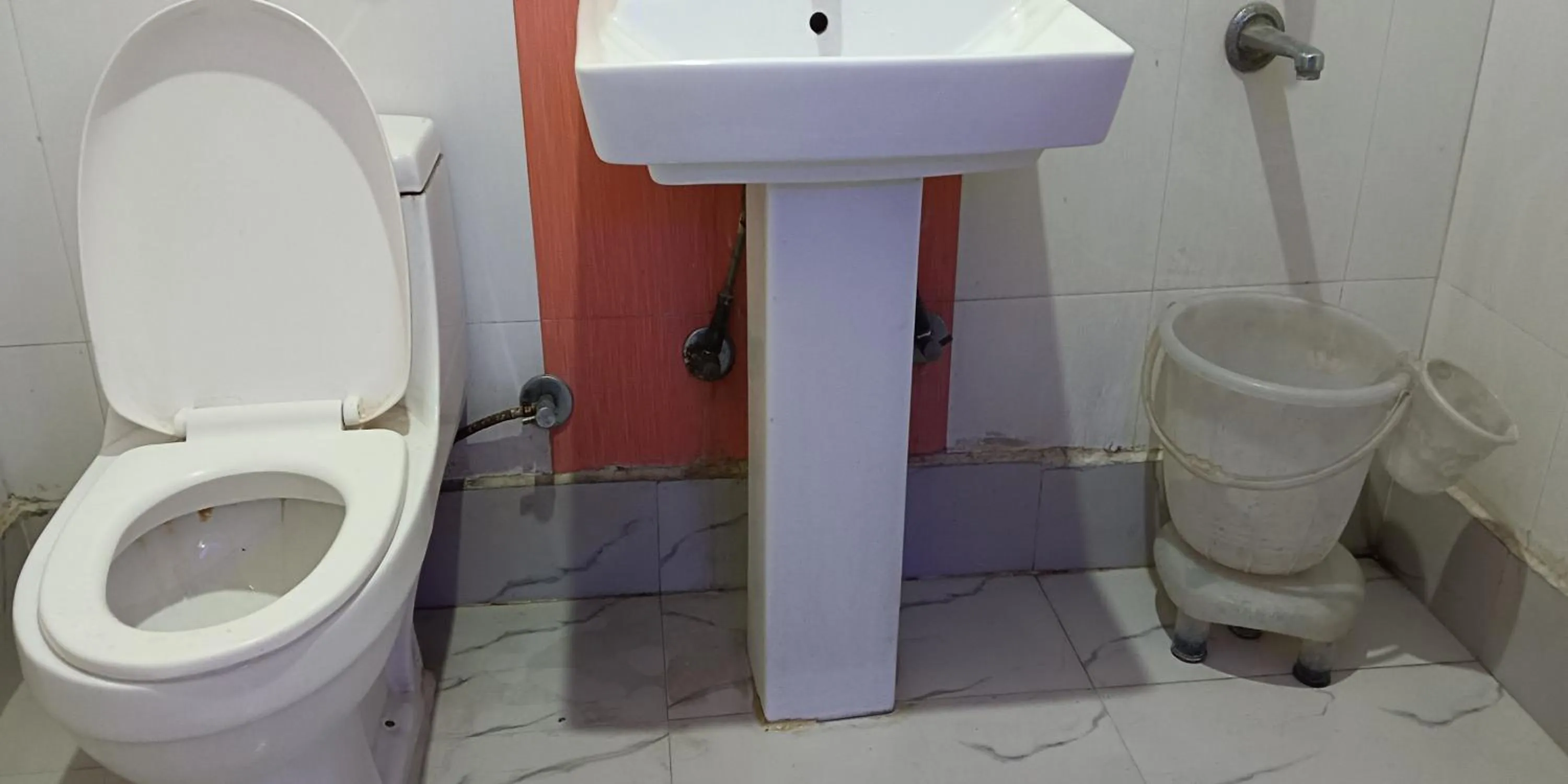 Bathroom in Hotel RTS Plaza Near IGI Airport