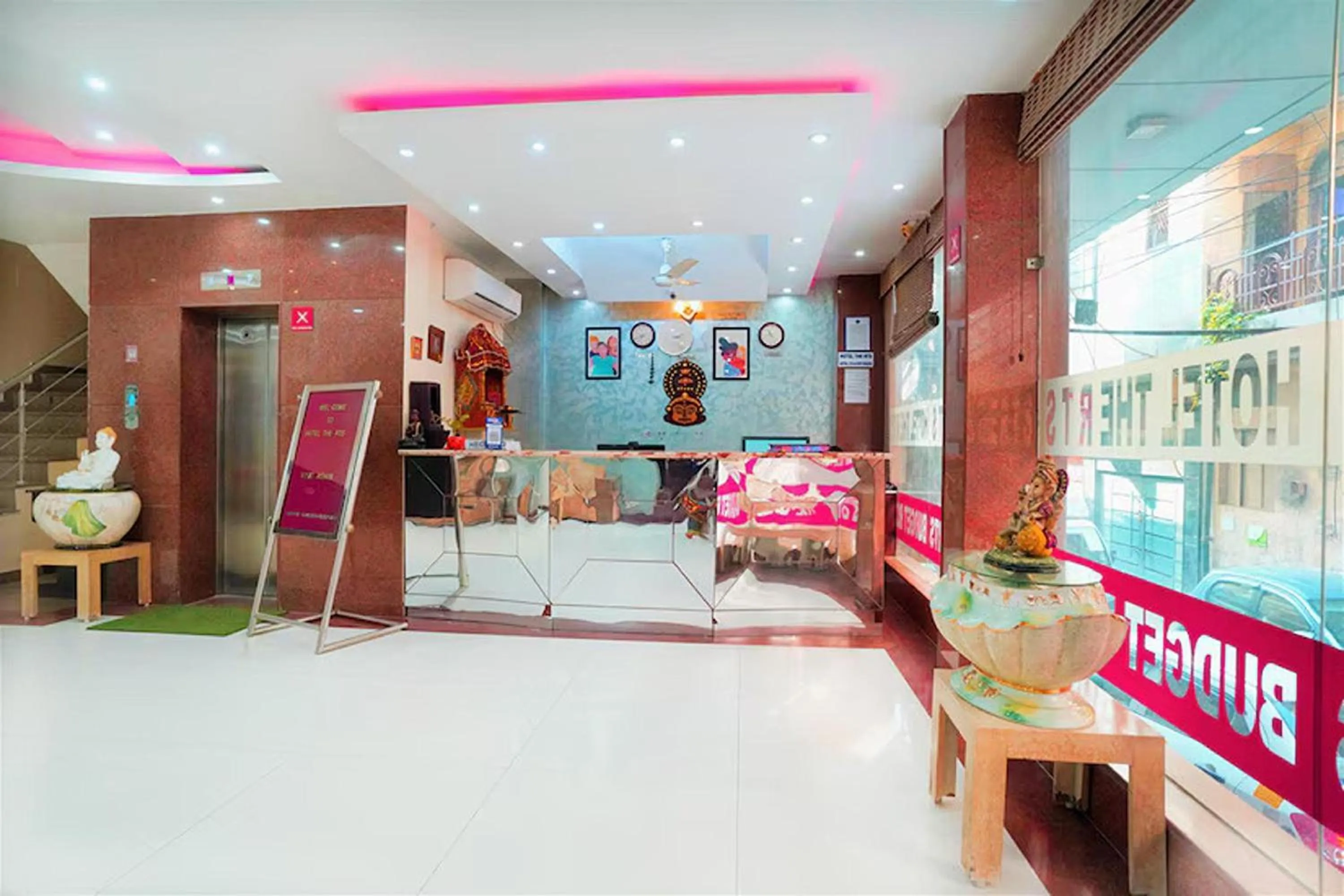 Lobby or reception in Hotel RTS Plaza Near IGI Airport