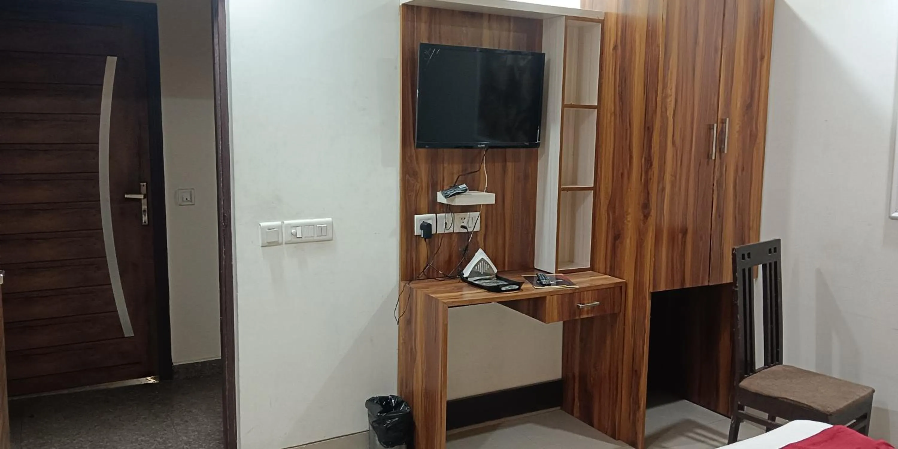 Bedroom in Hotel RTS Plaza Near IGI Airport