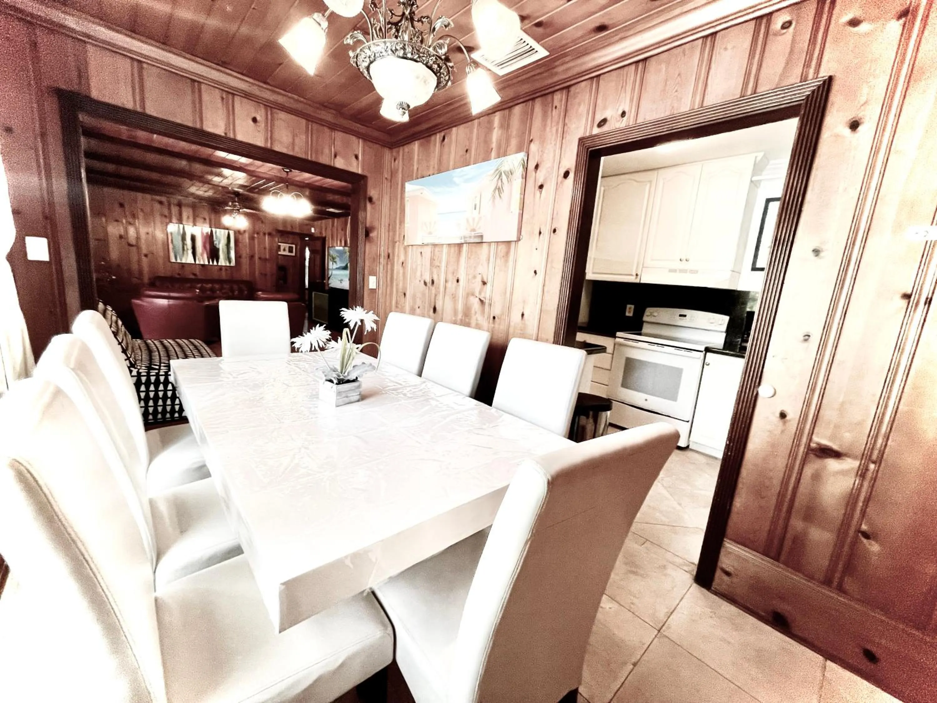 Large 4BR, 4BA House Beach, Entertainment, Nightlife