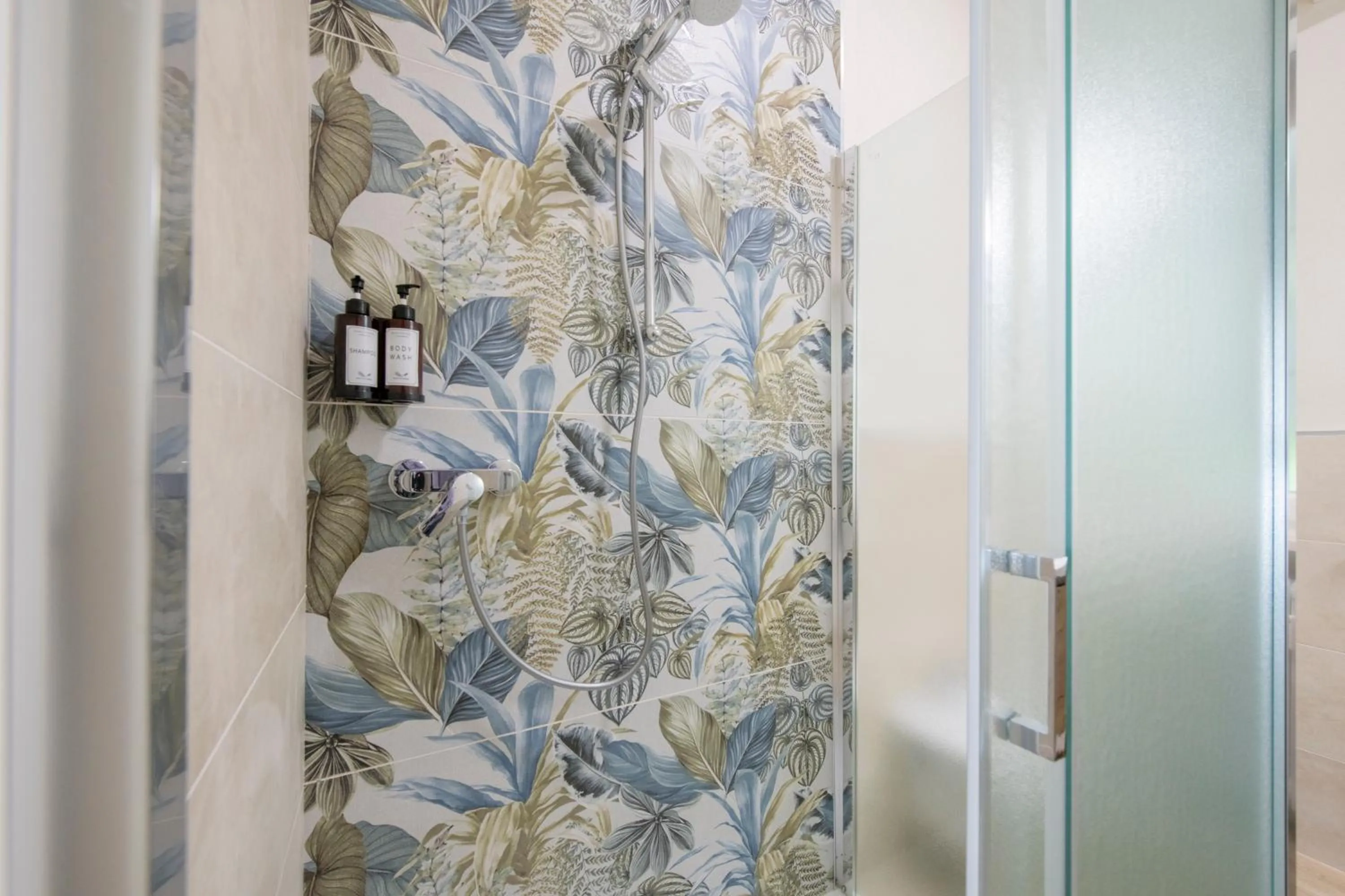 Shower in B&B Al Parco