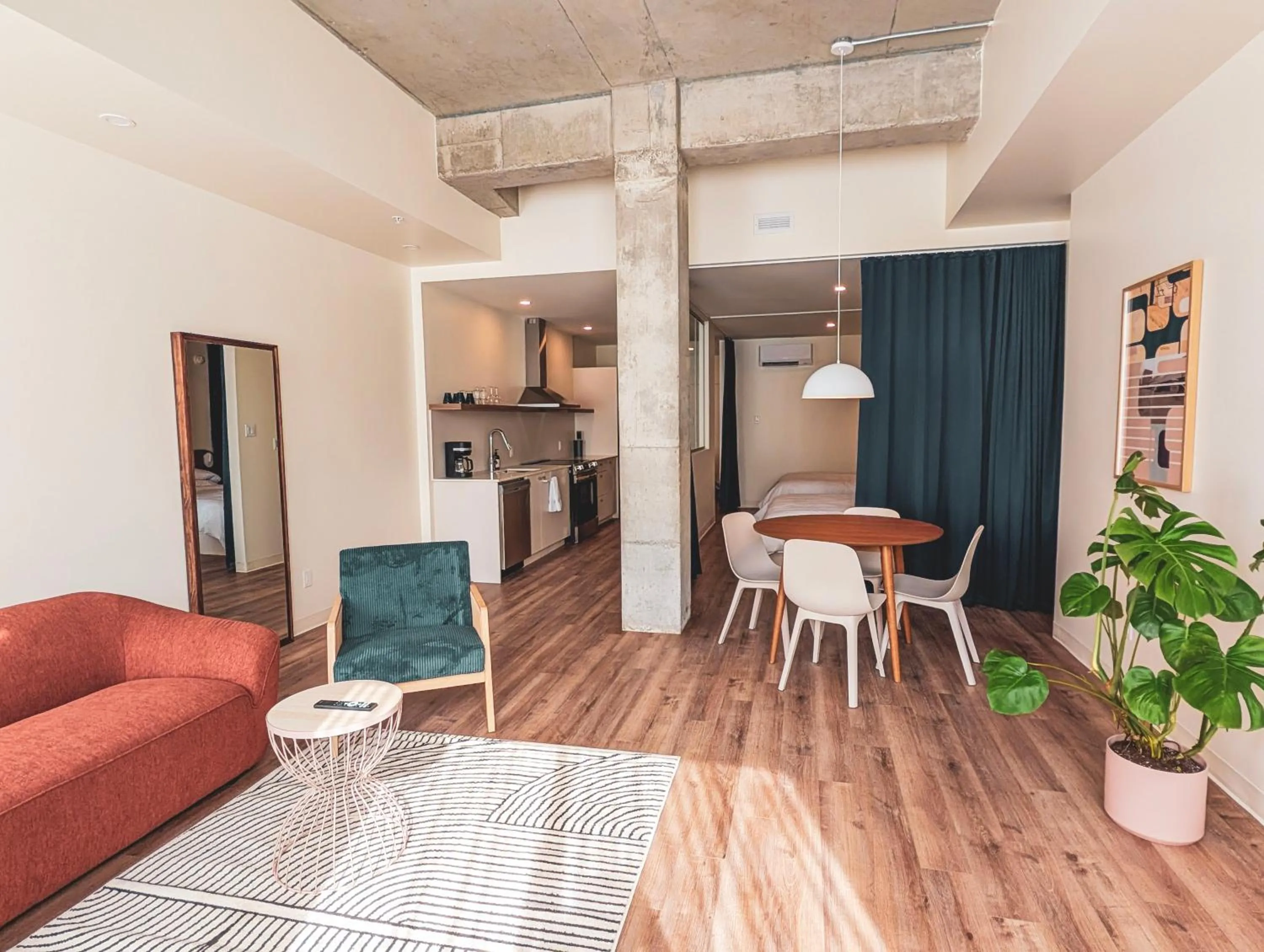 Kitchen or kitchenette in Terminus Hôtel