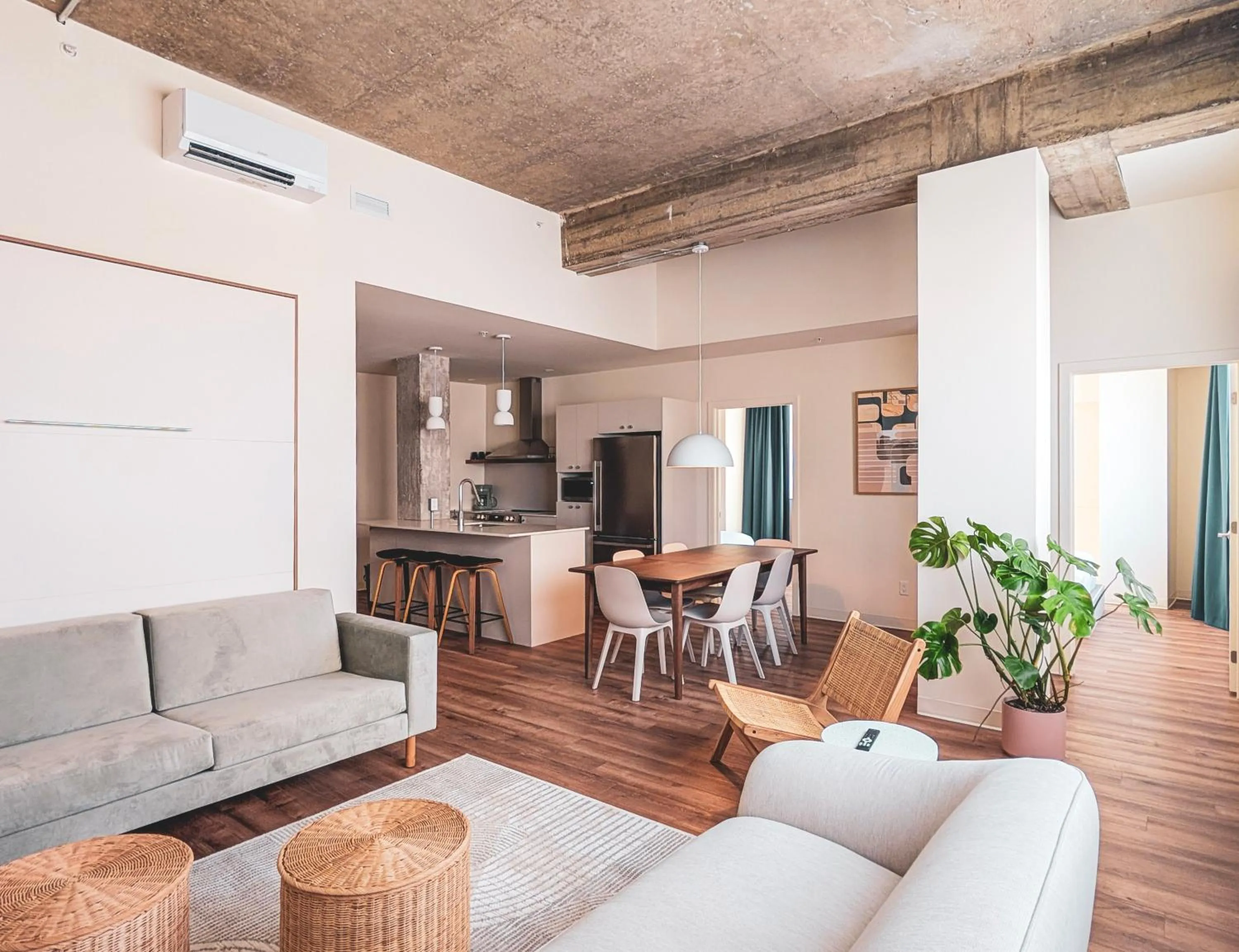 Kitchen or kitchenette in Terminus Hôtel