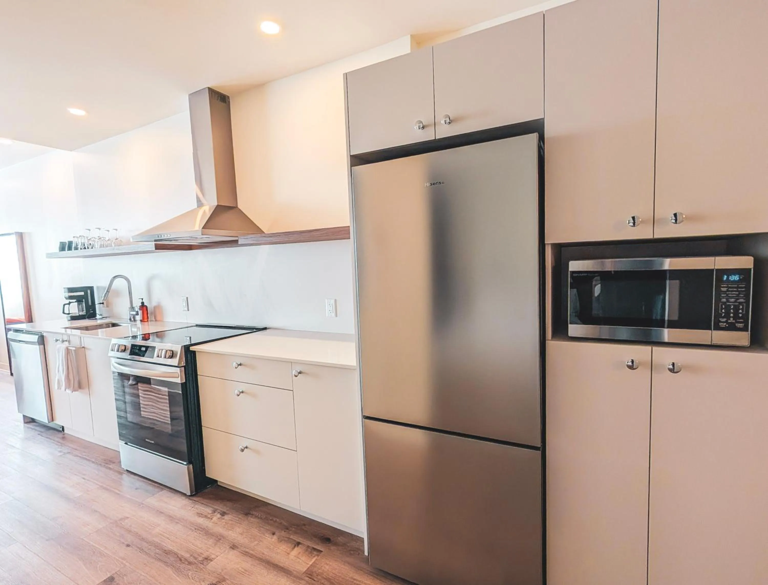 Kitchen or kitchenette in Terminus Hôtel