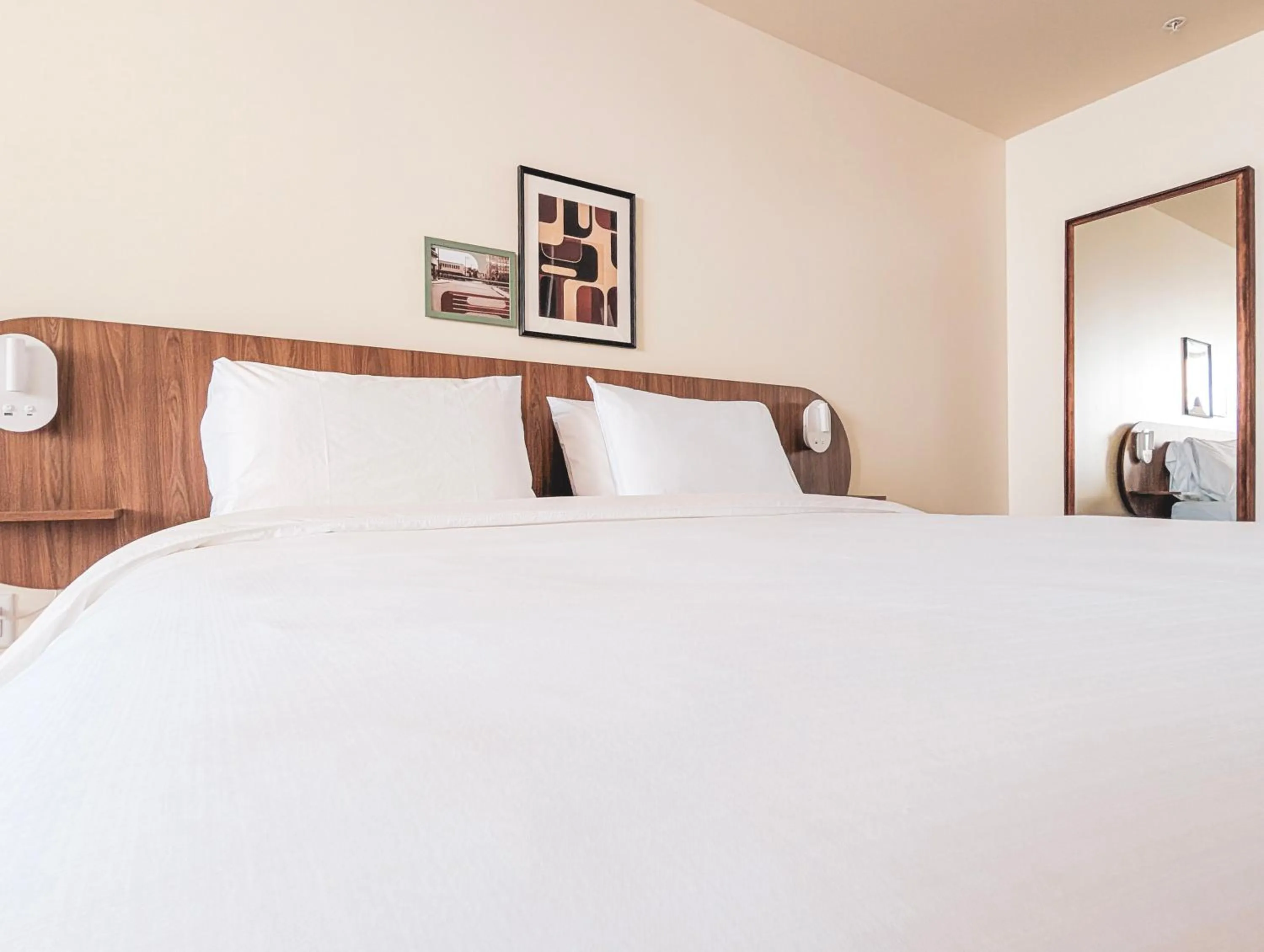 Bed in Terminus Hôtel