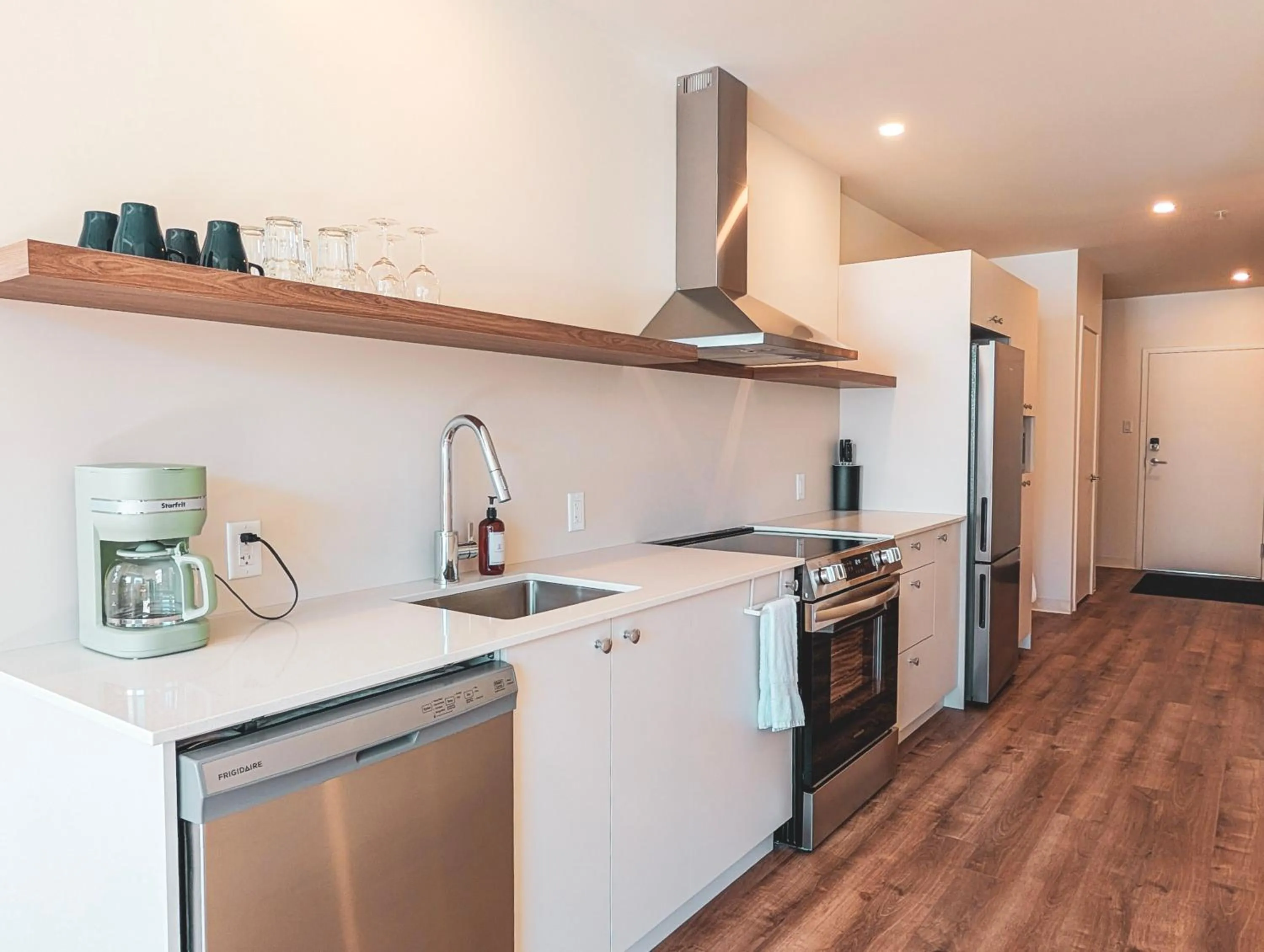 Kitchen or kitchenette in Terminus Hôtel