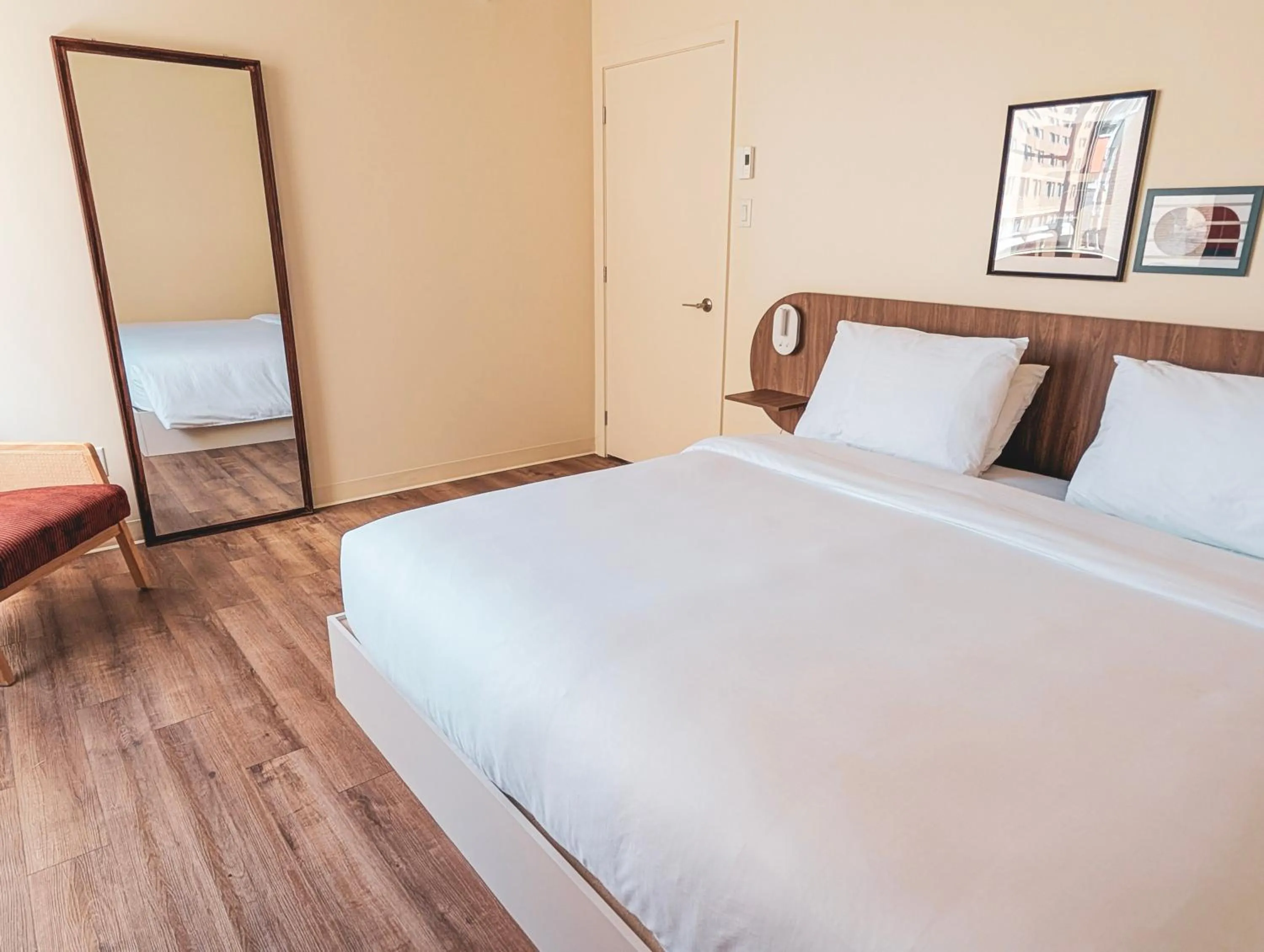 Bed in Terminus Hôtel