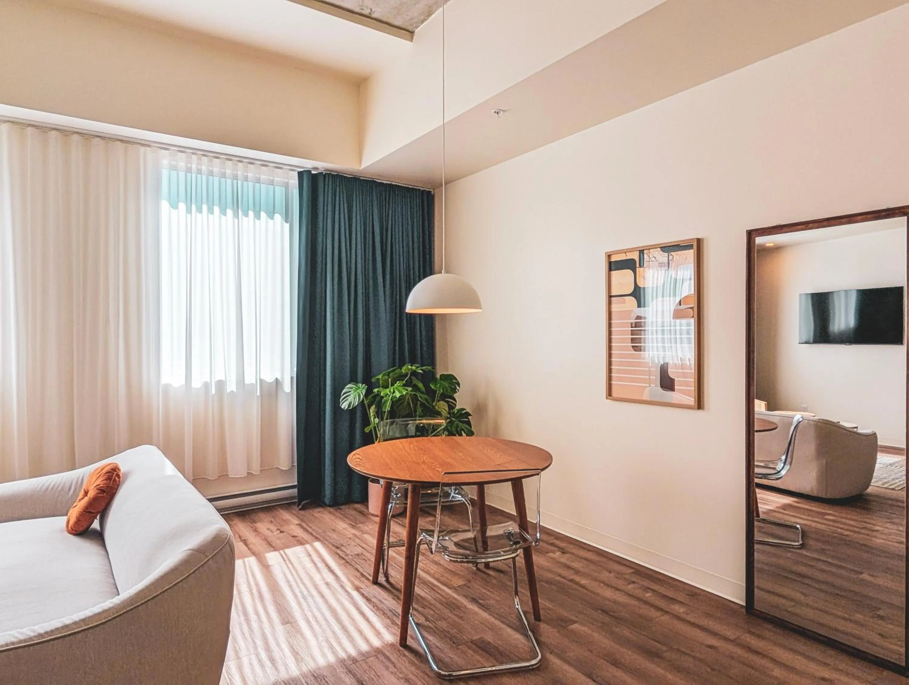 Photo of the whole room, Bed in Terminus Hôtel