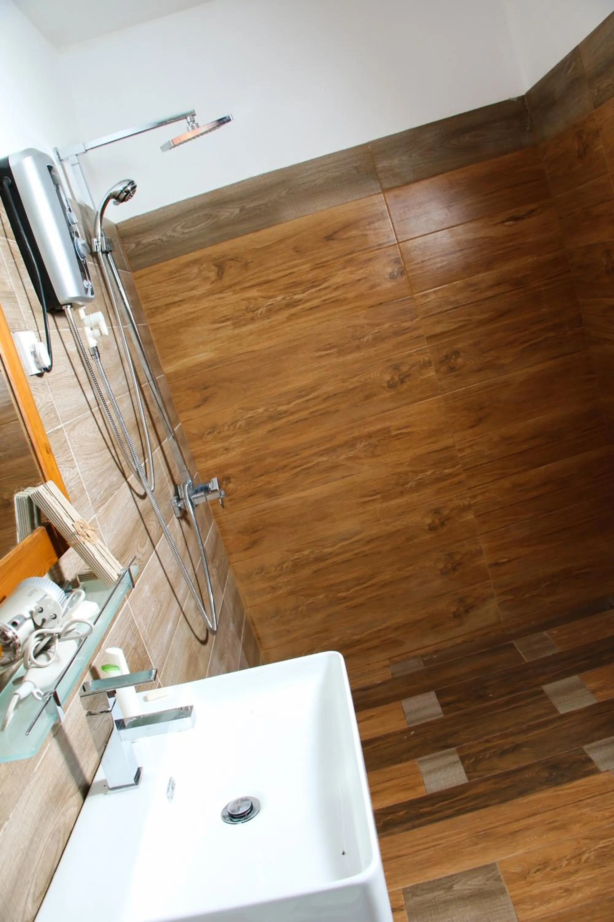 Shower in EllaCrest by Aloft