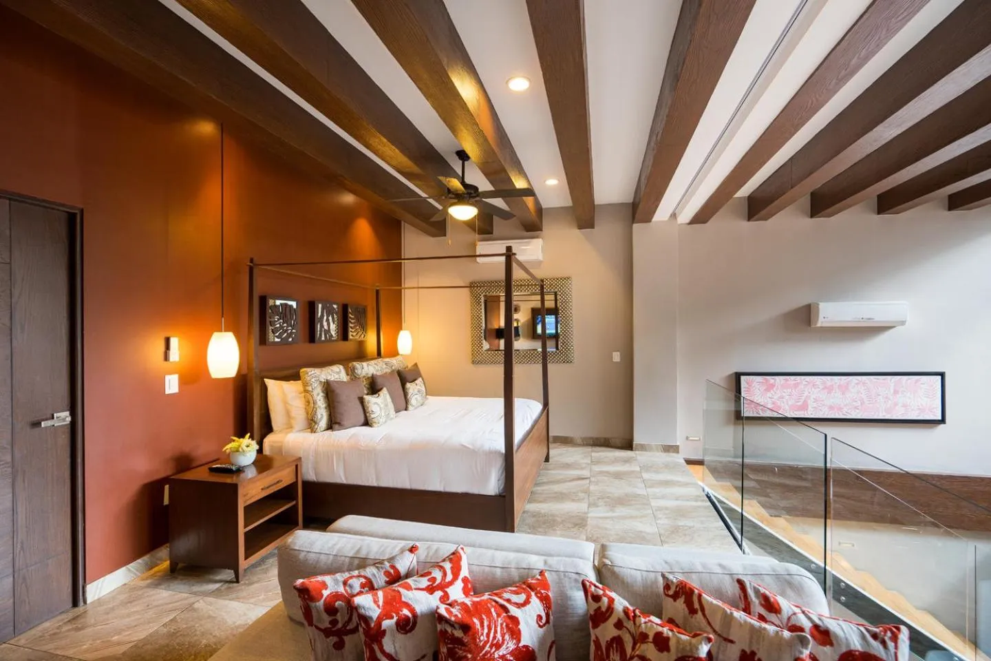 Bedroom, Bed in Pinnacle Resorts 220