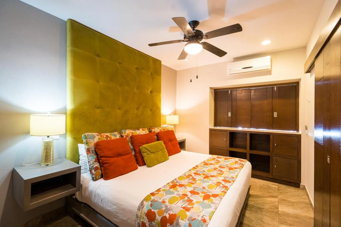 Bedroom, Bed in Pinnacle Resorts 220