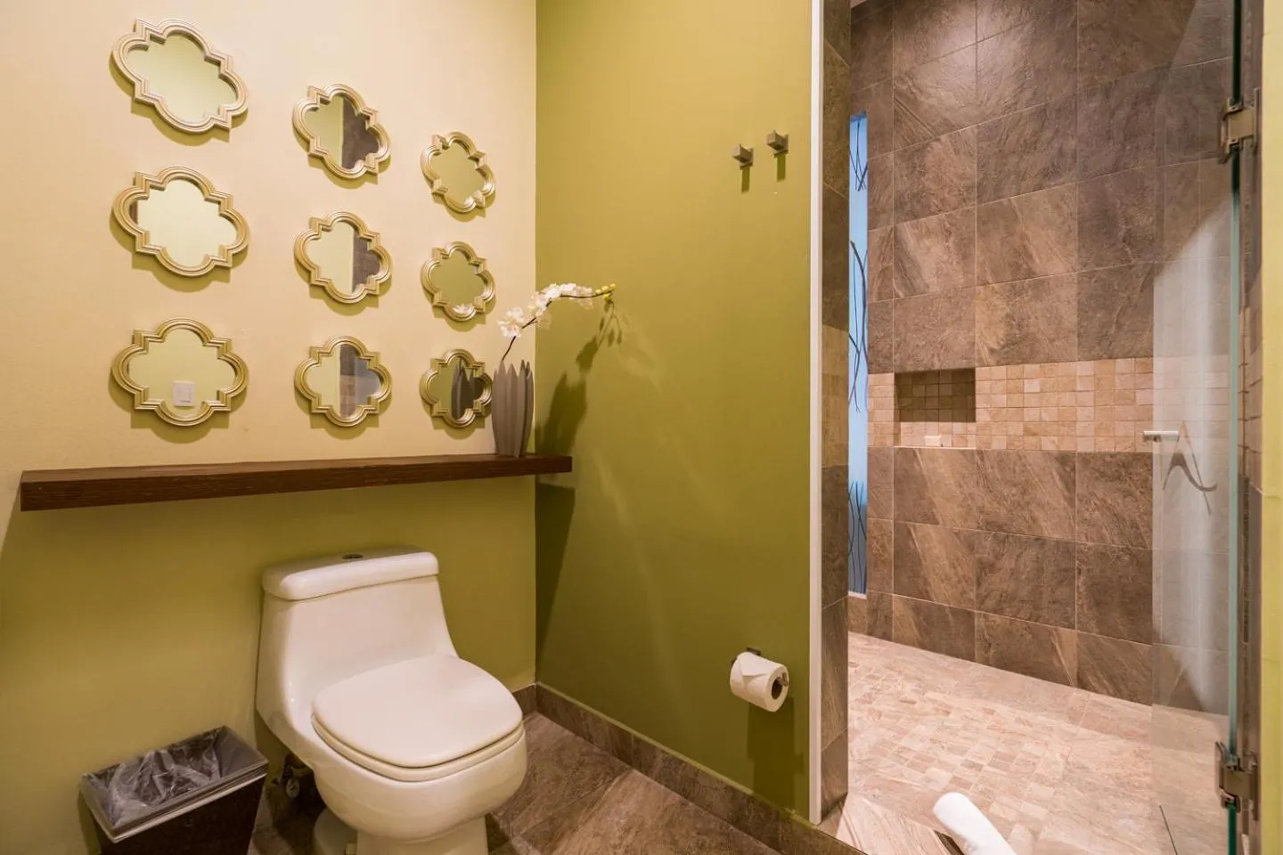 Bathroom in Pinnacle Resorts 220