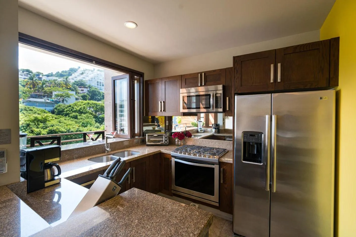 Kitchen or kitchenette in Pinnacle Resorts 220