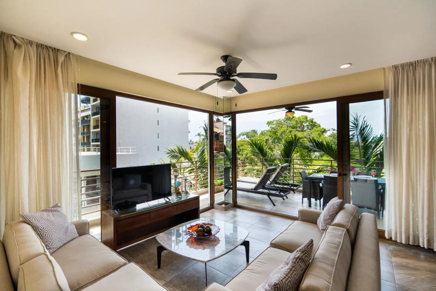 Living room in Pinnacle Resorts 220