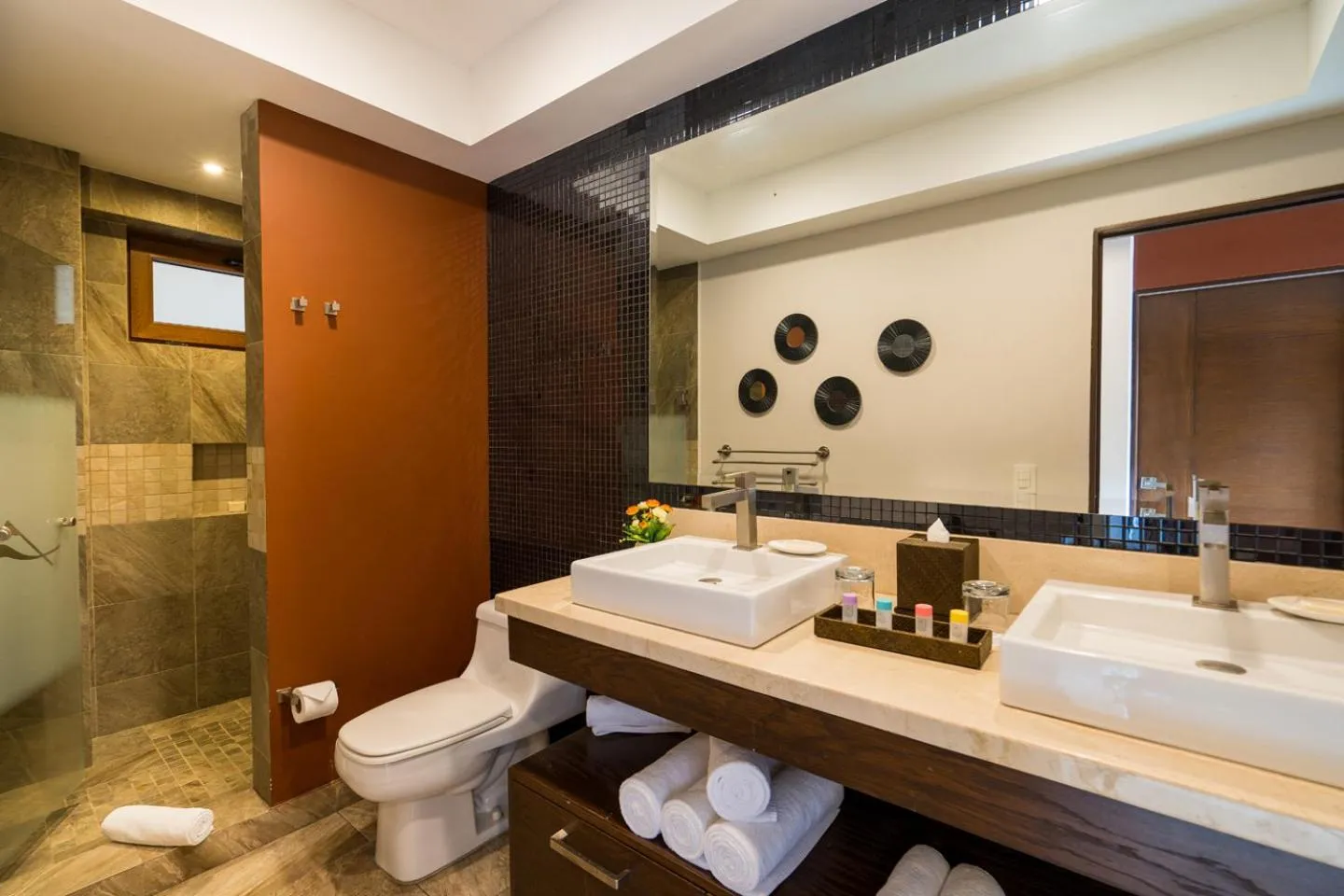 Bathroom in Pinnacle Resorts 220