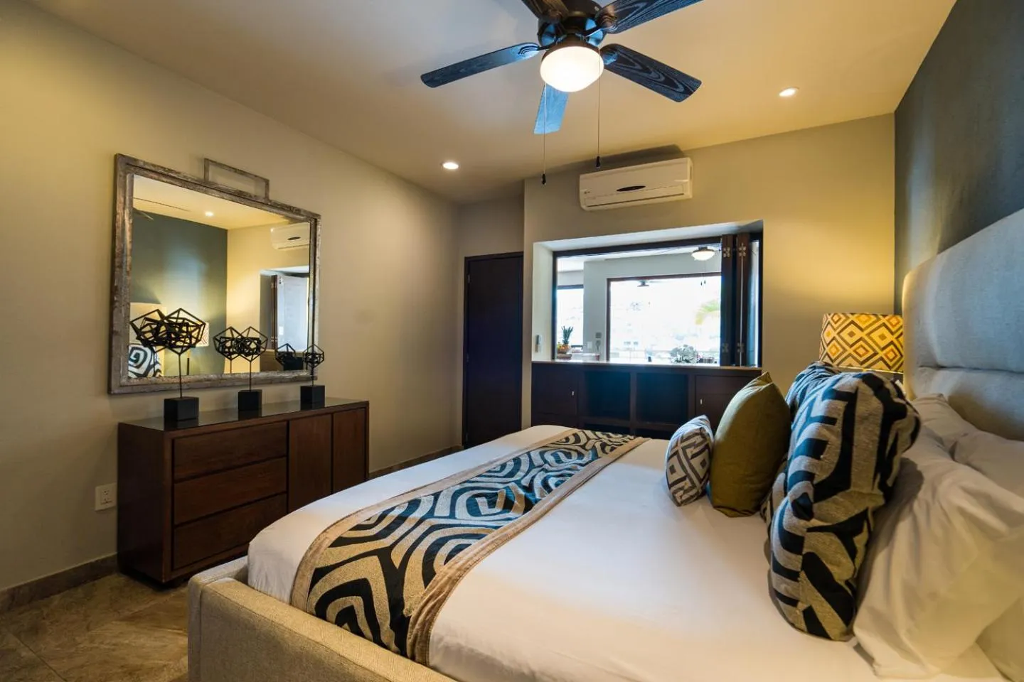 Bedroom, Bed in Pinnacle Resorts 220