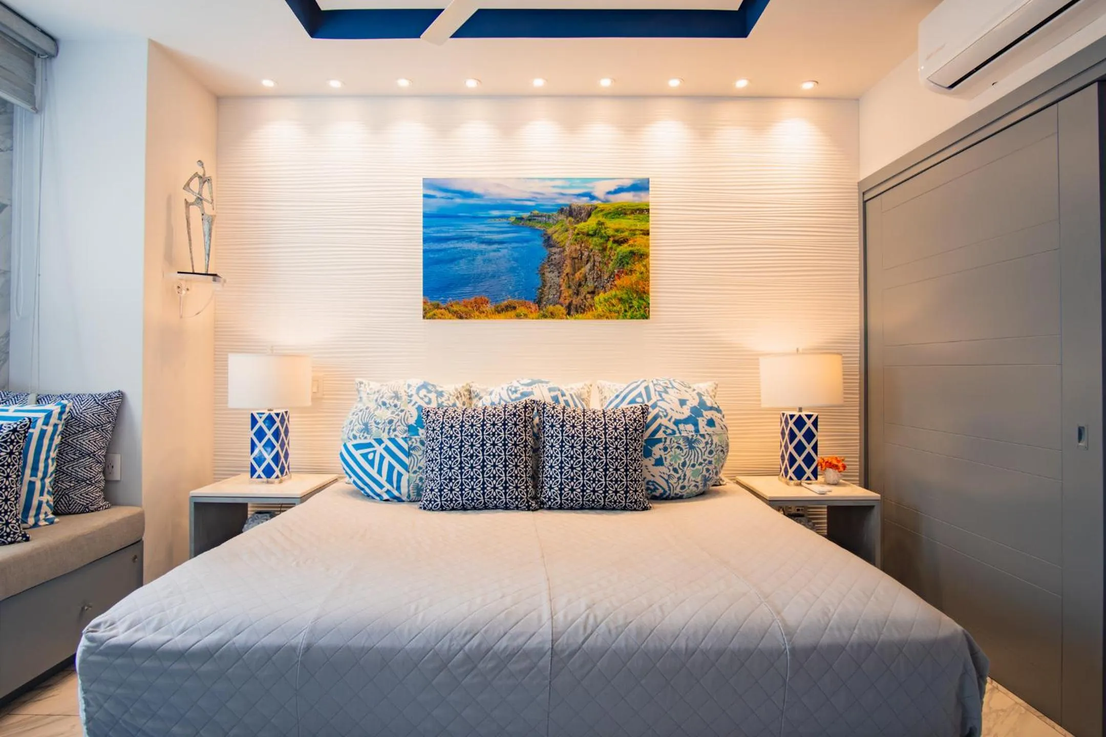 Bedroom, Bed in Pinnacle Resorts 180