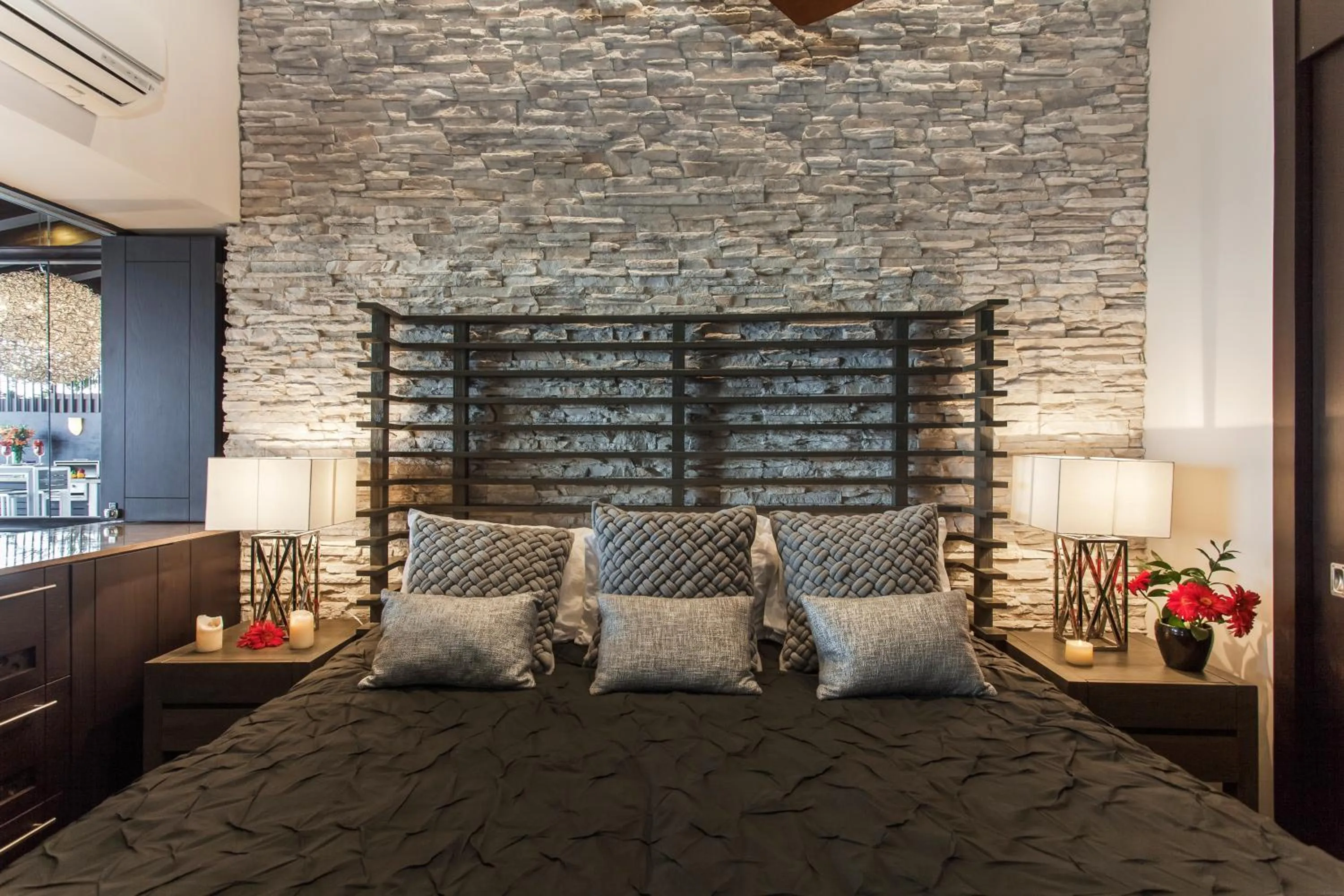 Bed in Pinnacle Resorts 180