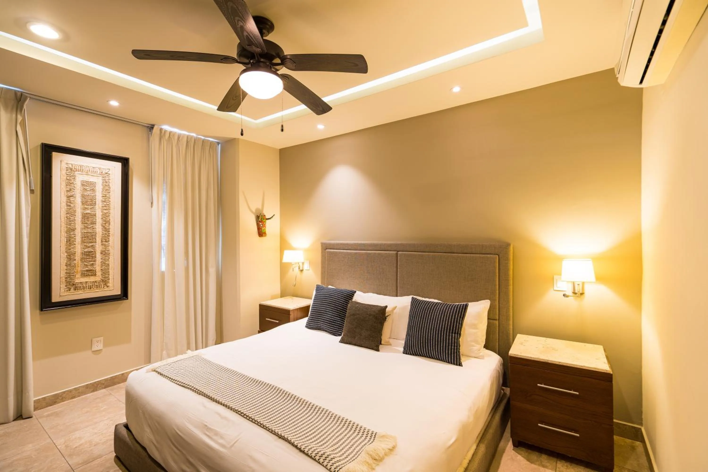 Bedroom, Bed in Pinnacle Resorts 180