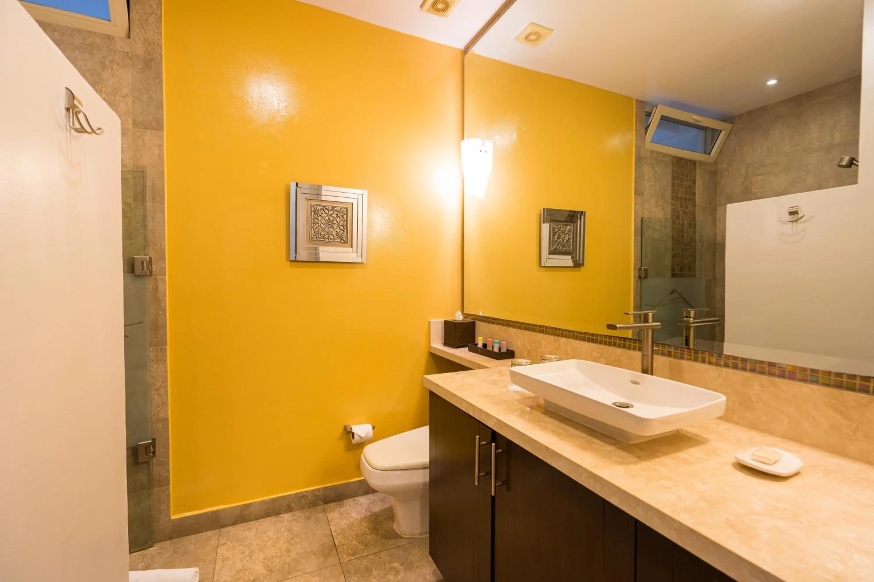 Shower in Pinnacle Resorts 180