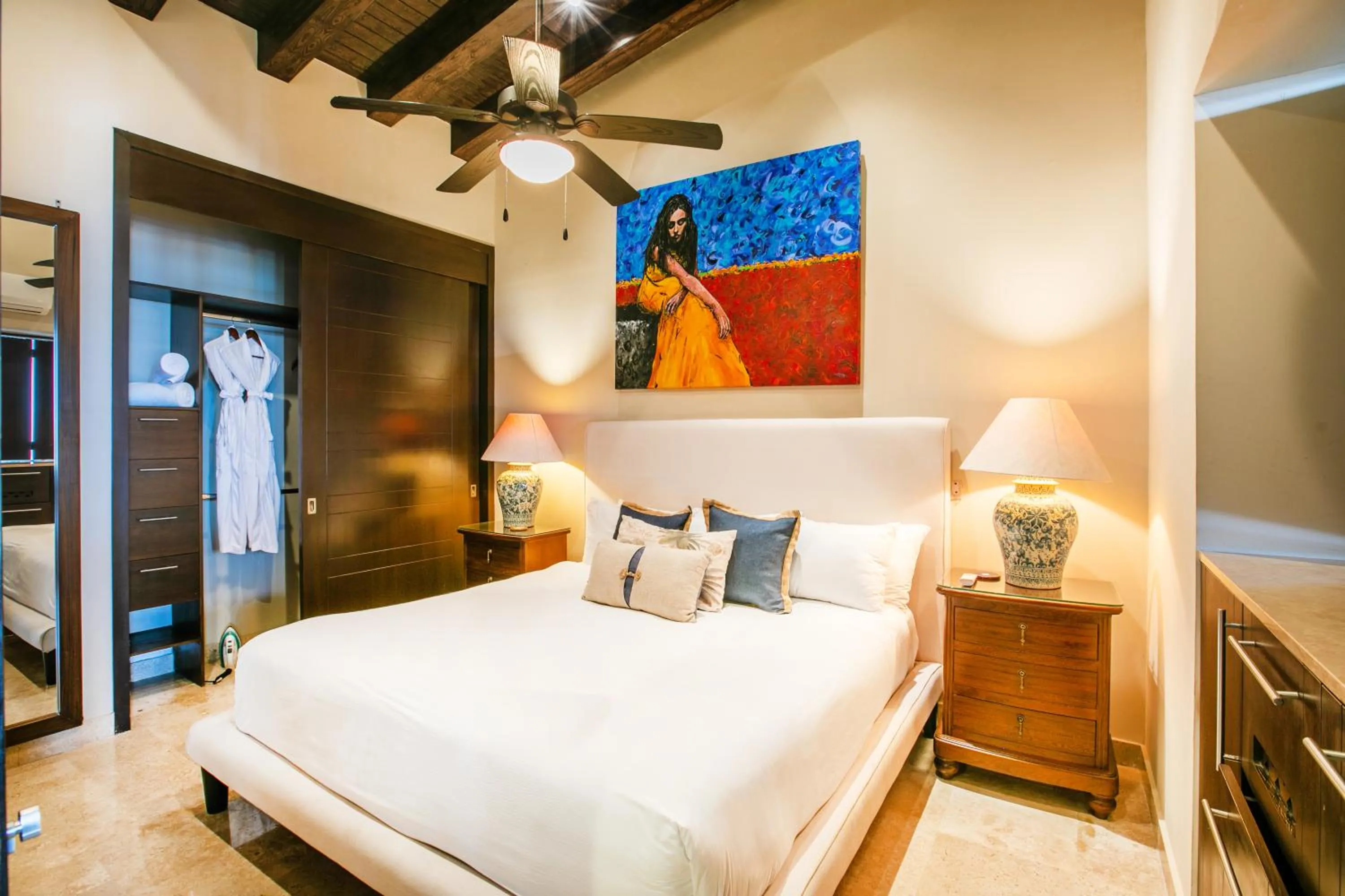 Bedroom, Bed in Pinnacle Resorts 180