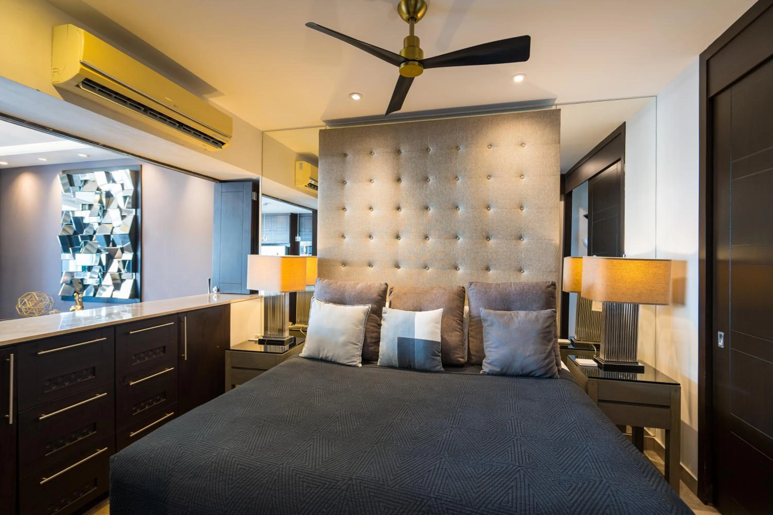 Bedroom, Bed in Pinnacle Resorts 180