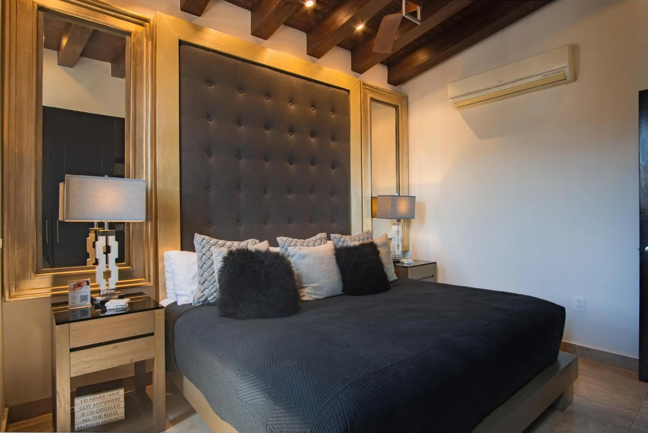 Bedroom, Bed in Pinnacle Resorts 180