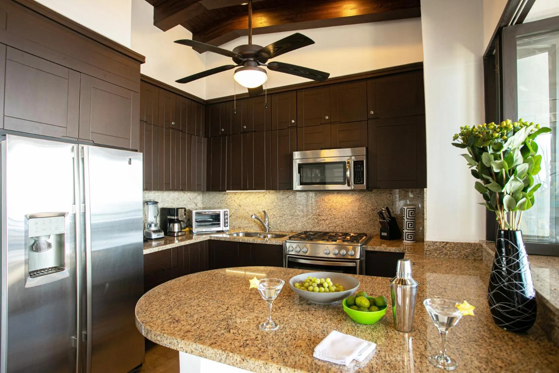 Kitchen or kitchenette in Pinnacle Resorts 180
