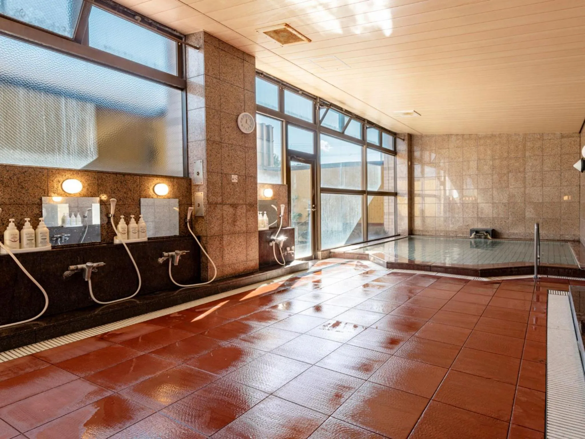 Hot Spring Bath in Kurhouse Shirahama