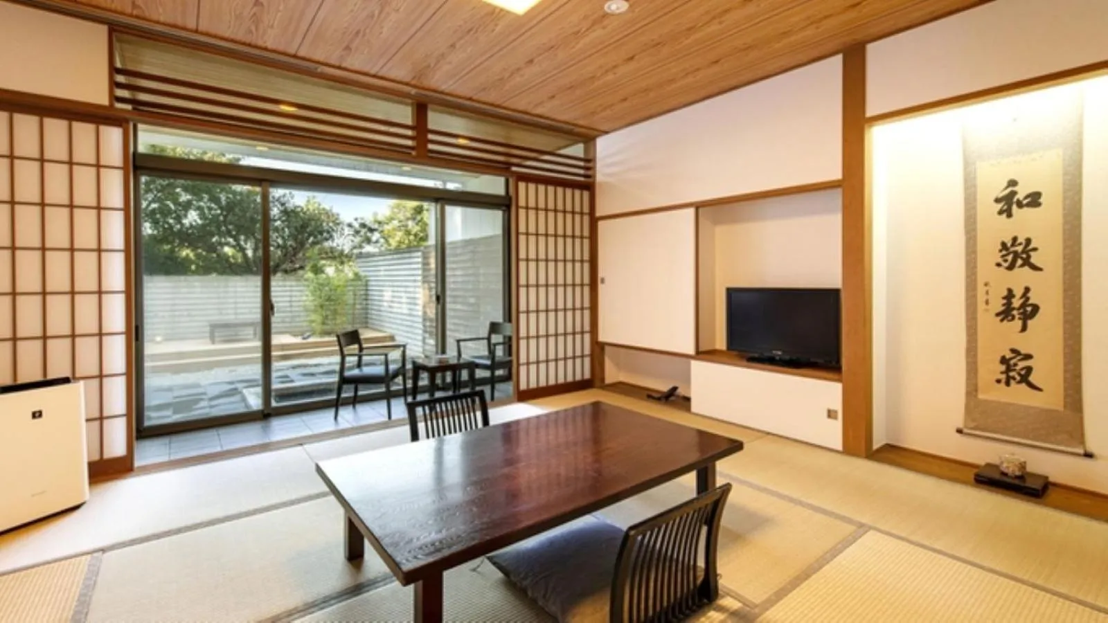 Photo of the whole room in Kurhouse Shirahama