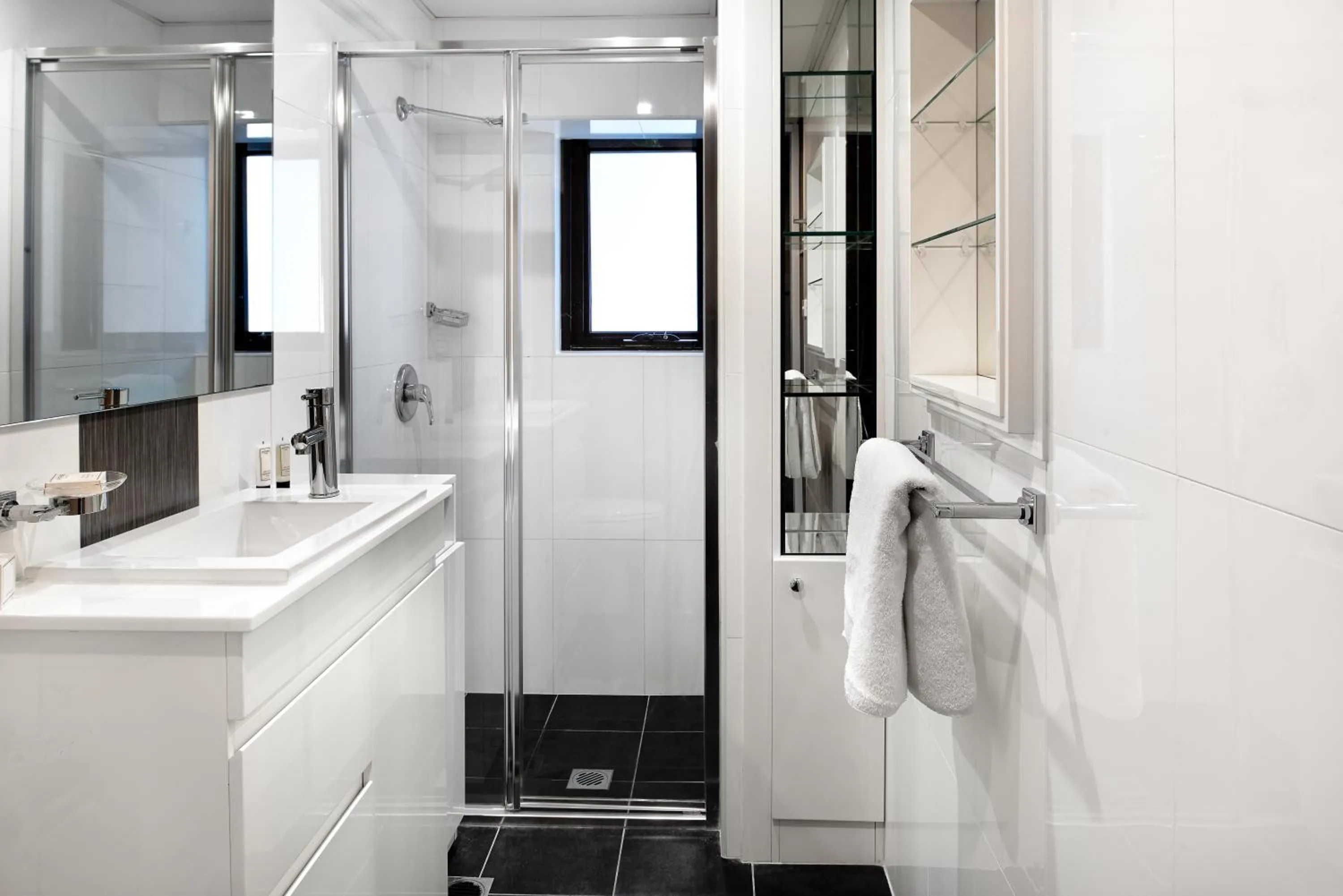 Shower in Veriu Randwick