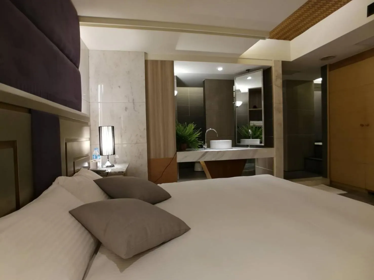 Bedroom, Bed in Michelle hotel