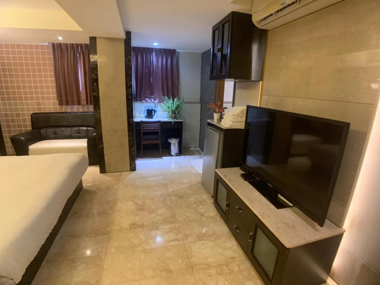 Photo of the whole room, Bed in Michelle hotel