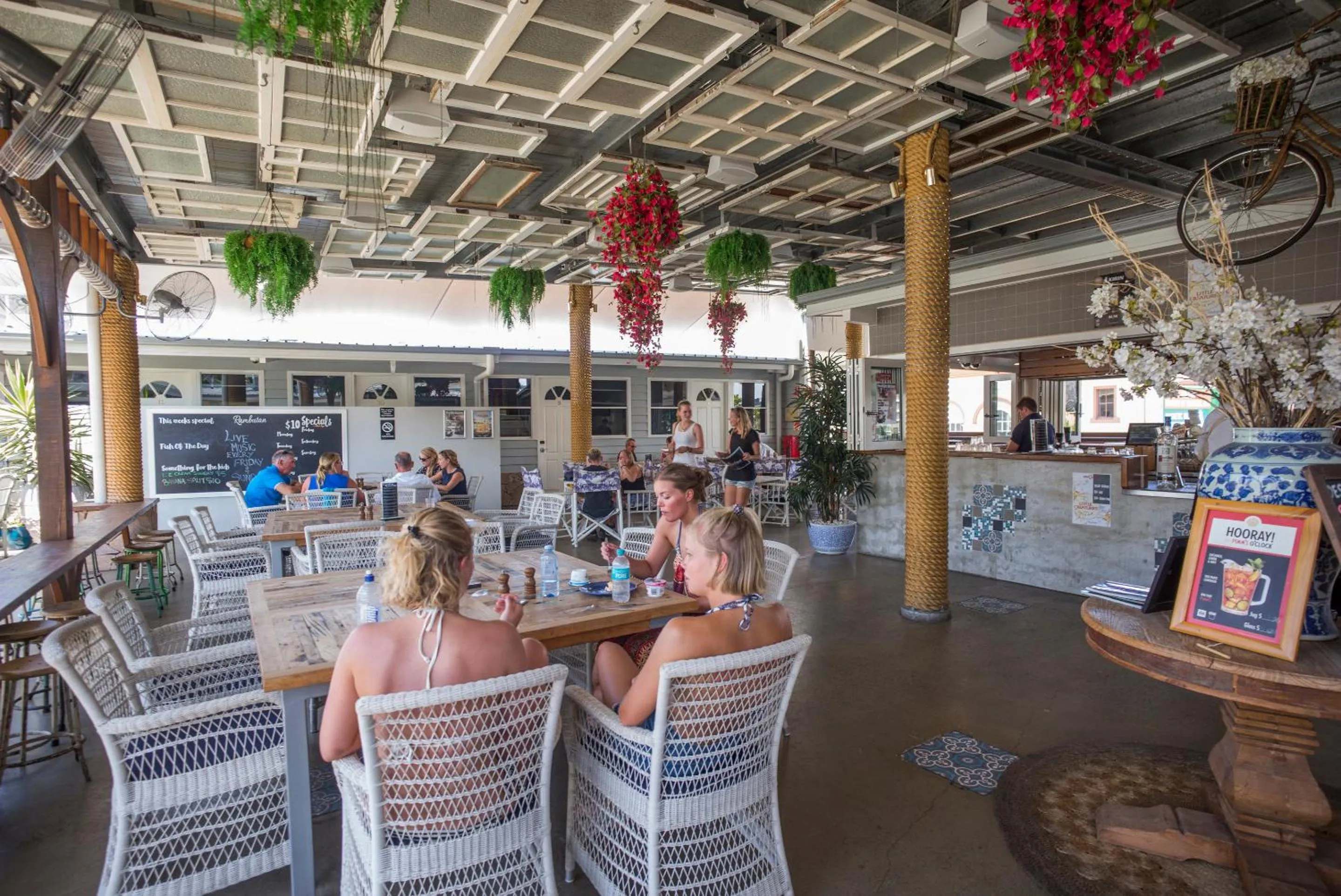 Restaurant/places to eat in Rambutan Resort