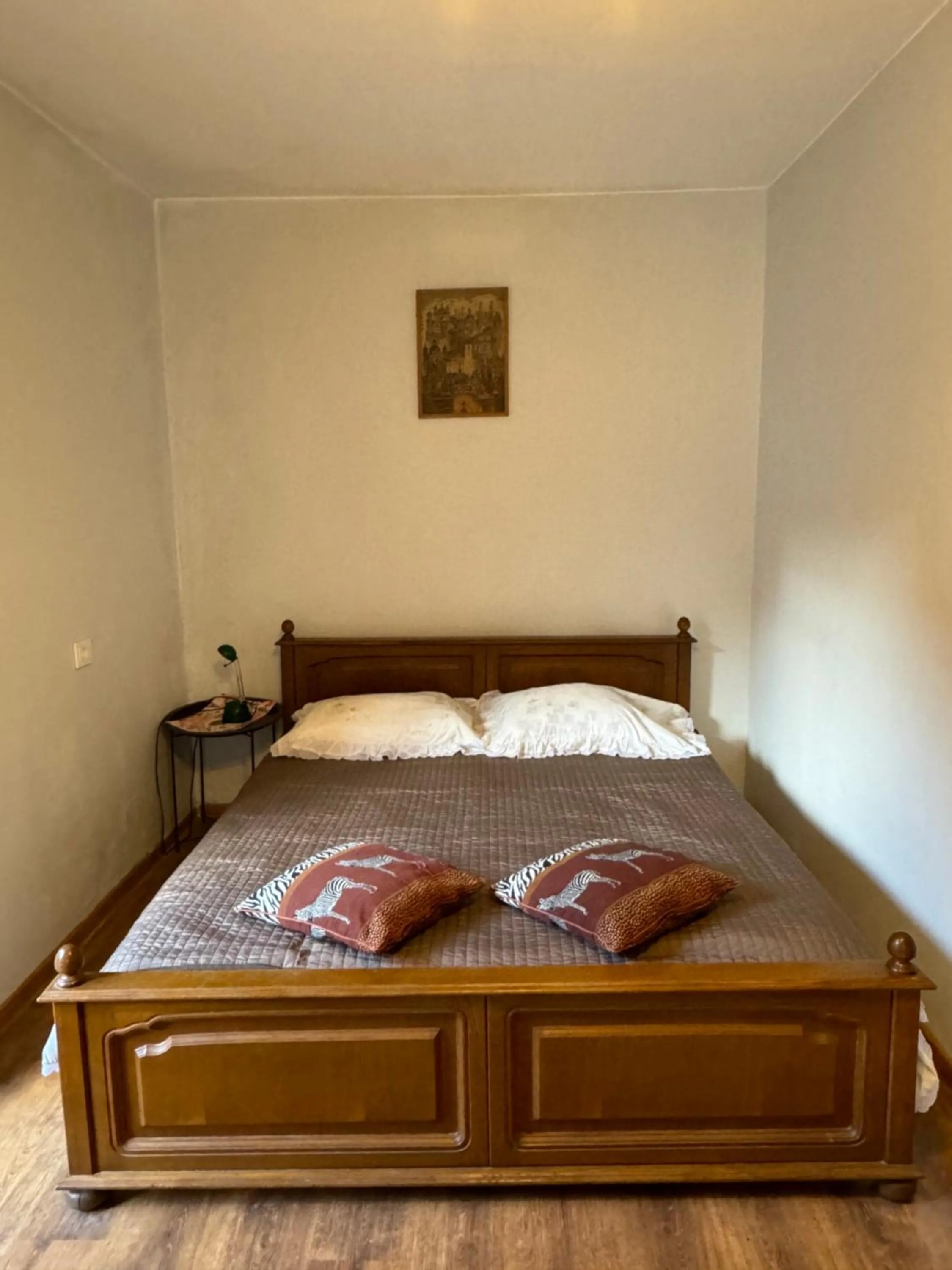 Bed in Danarent Tilto