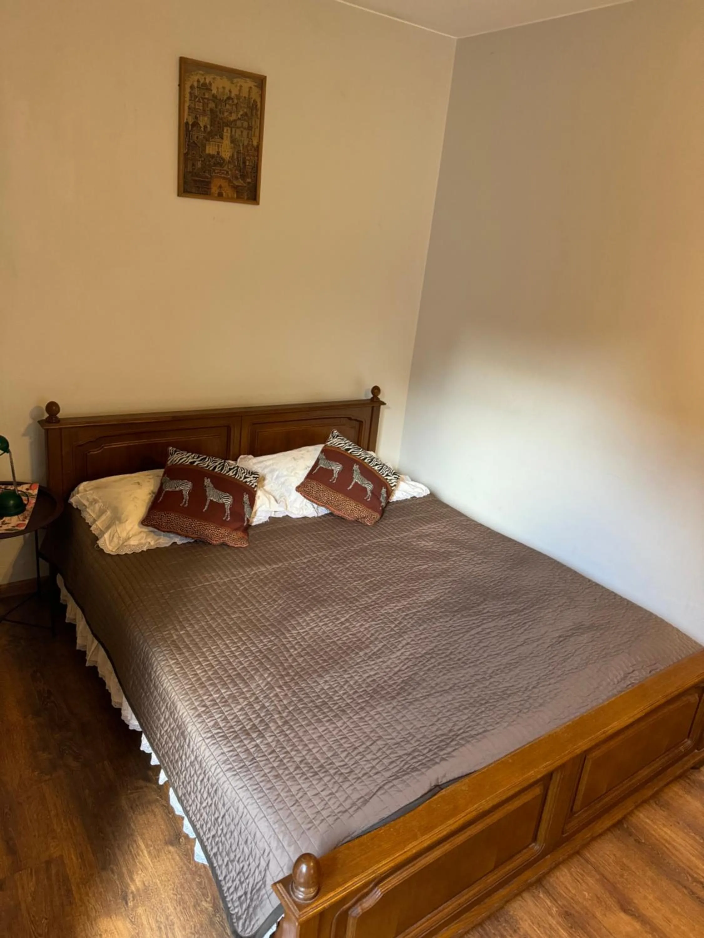 Bed in Danarent Tilto
