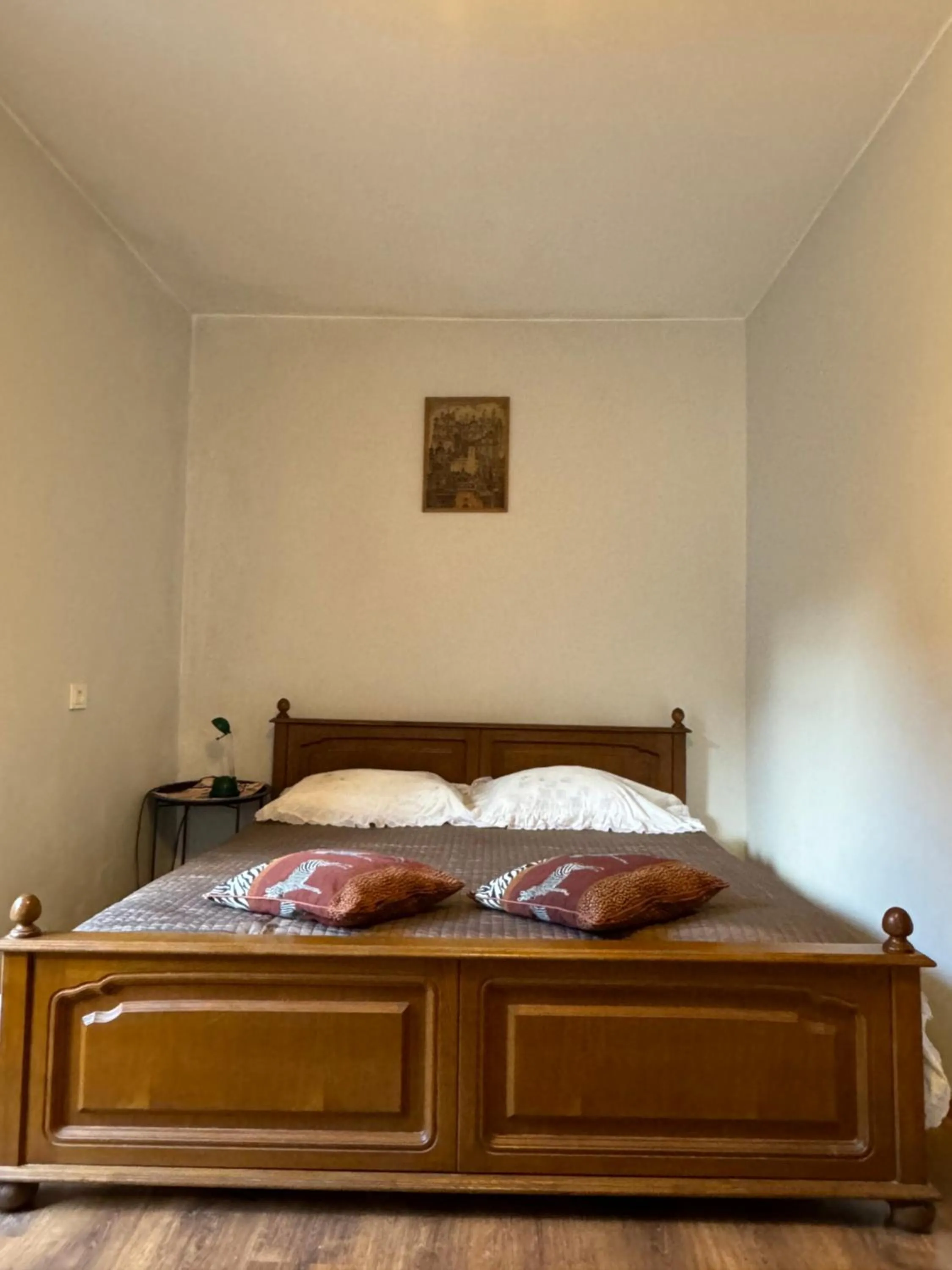 Bed in Danarent Tilto